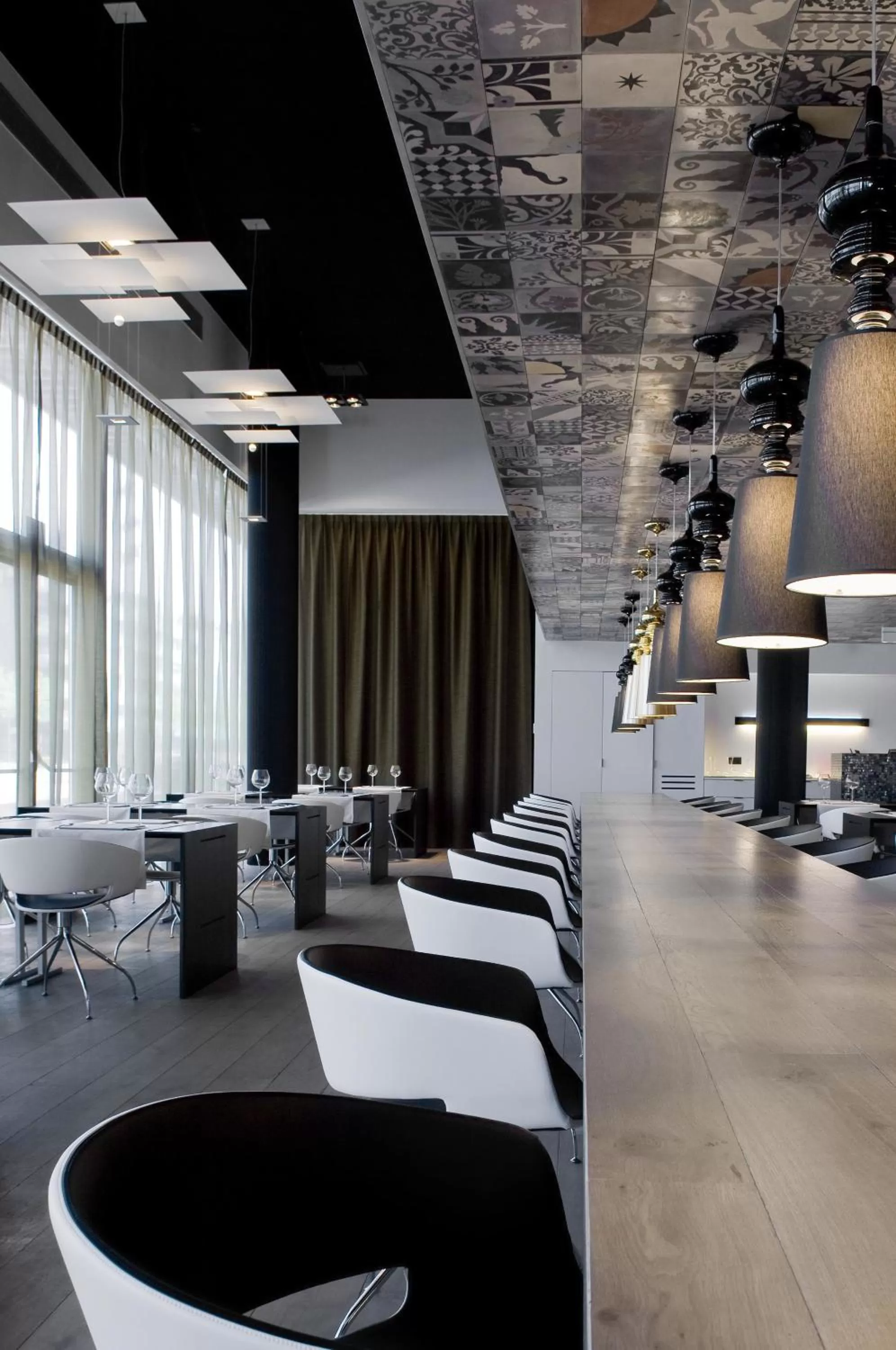 Restaurant/places to eat in Carbon Hotel