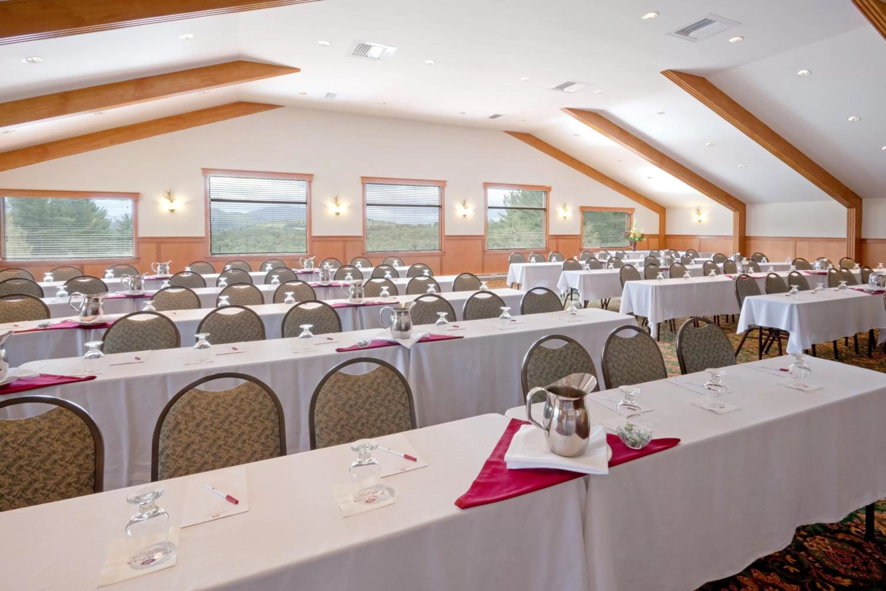 Meeting/conference room in Crowne Plaza Lake Placid by IHG
