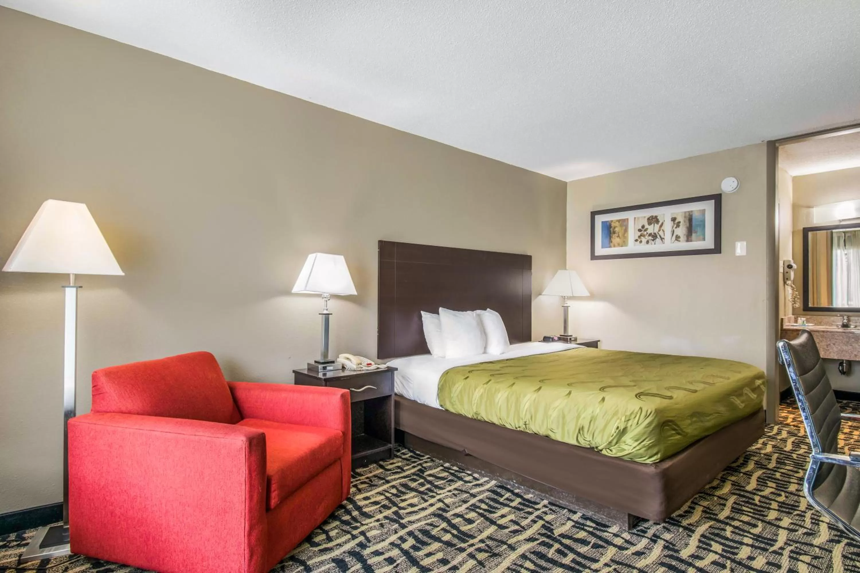 Photo of the whole room, Bed in Quality Inn & Suites York East