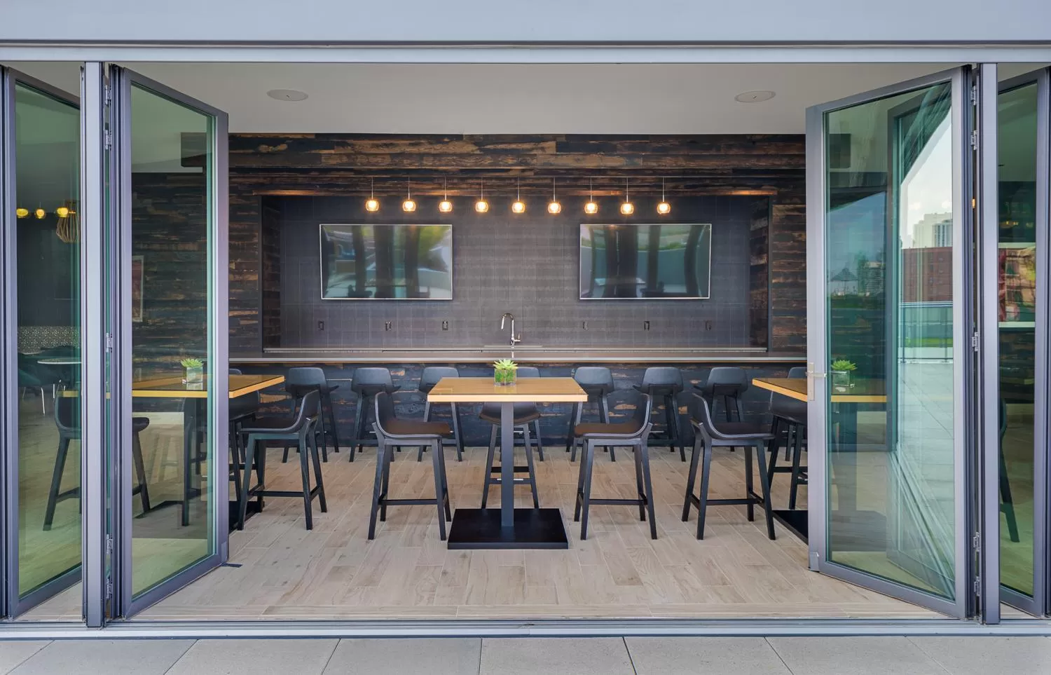 Balcony/Terrace in Level Chicago - Old Town