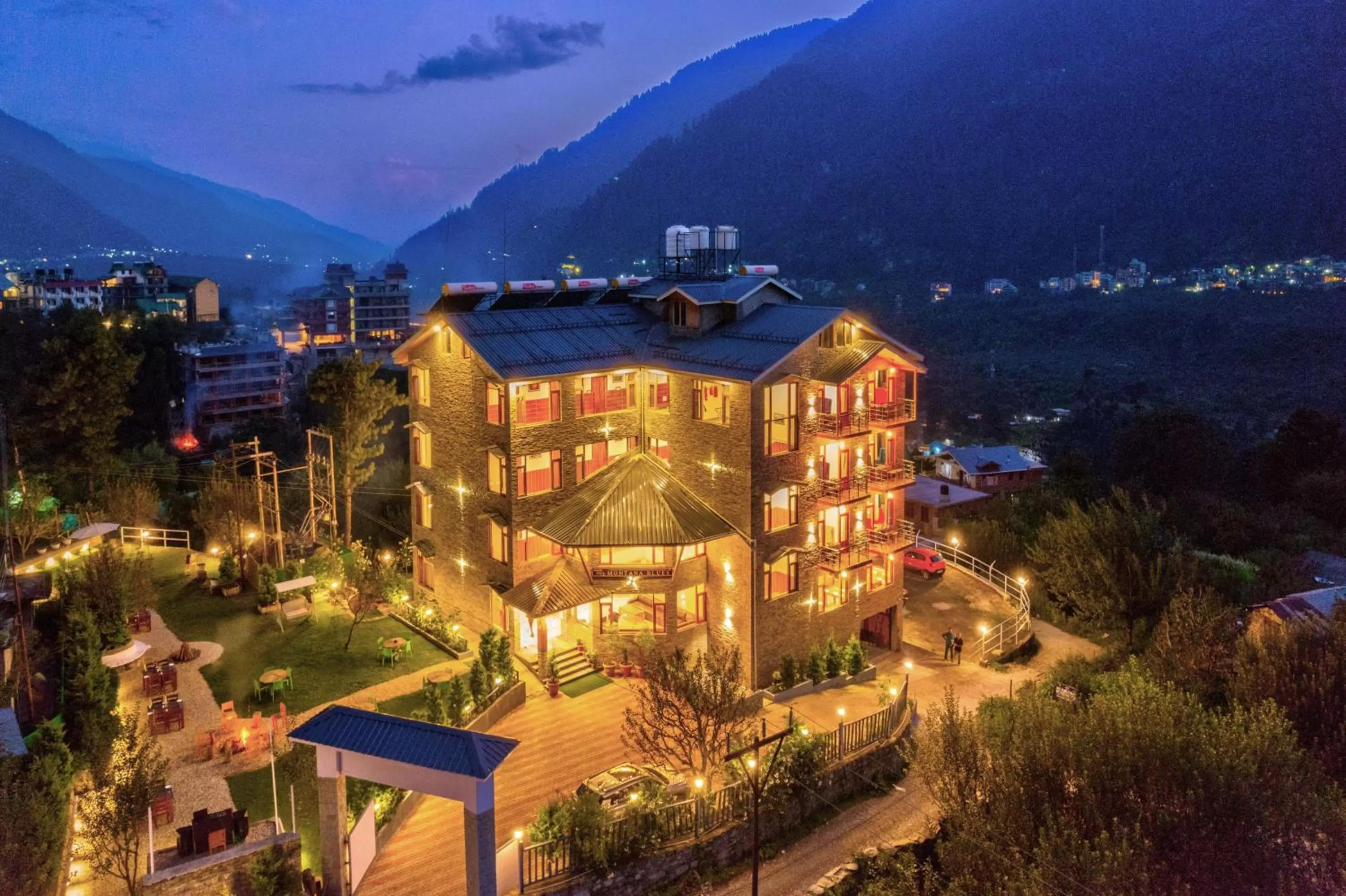 Property building in Snow City's Montana Blues Resort Manali - Heated & Air-Cooled Stay