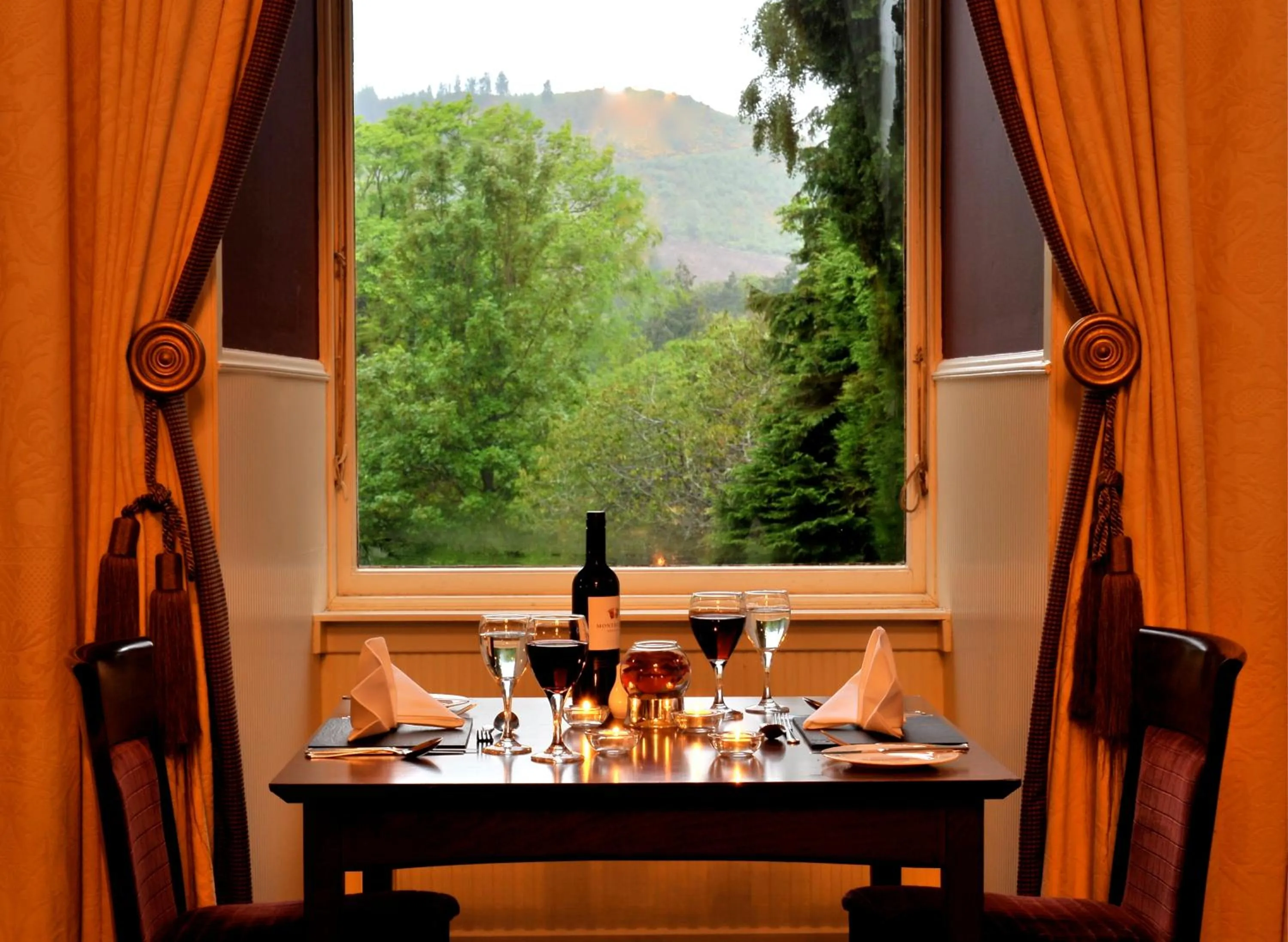 Restaurant/places to eat in Ben Wyvis Hotel