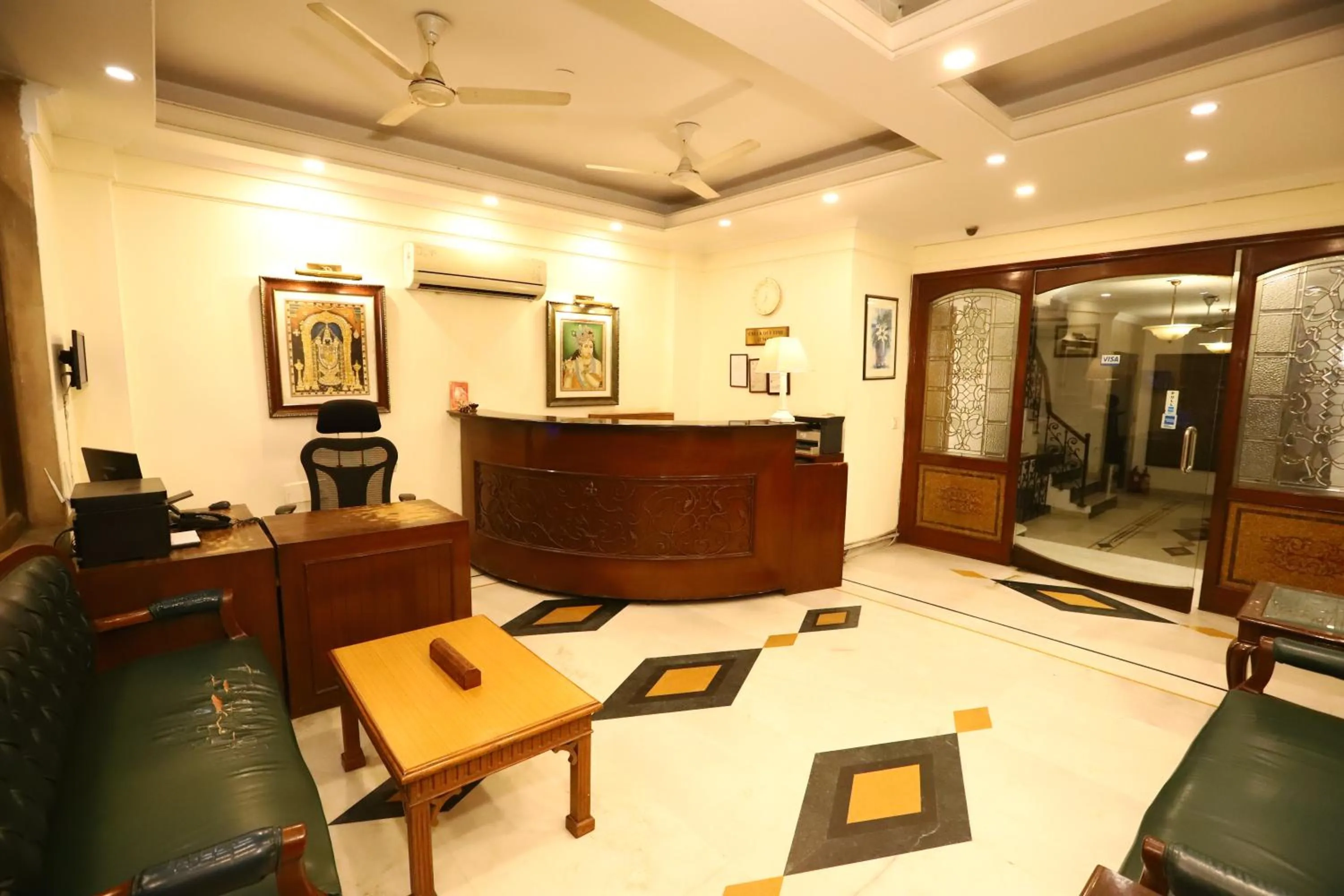 Lobby or reception in Hotel Ambica Palace AIIMS New Delhi - Couple Friendly Local ID Accepted