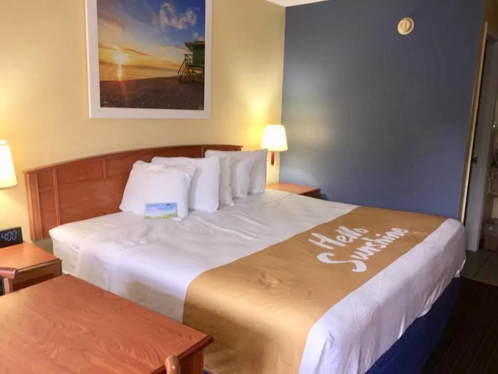 Standard King Room - Smoking in Days Inn by Wyndham Spartanburg Waccamaw