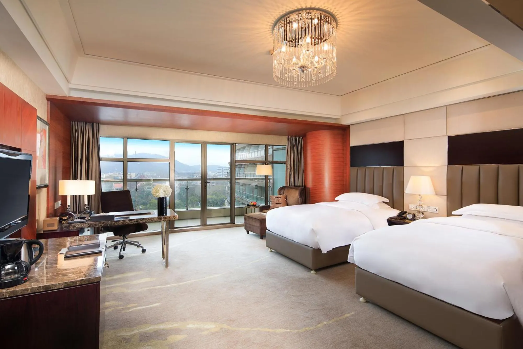 Bed in Wyndham Grand Plaza Royale Hangzhou