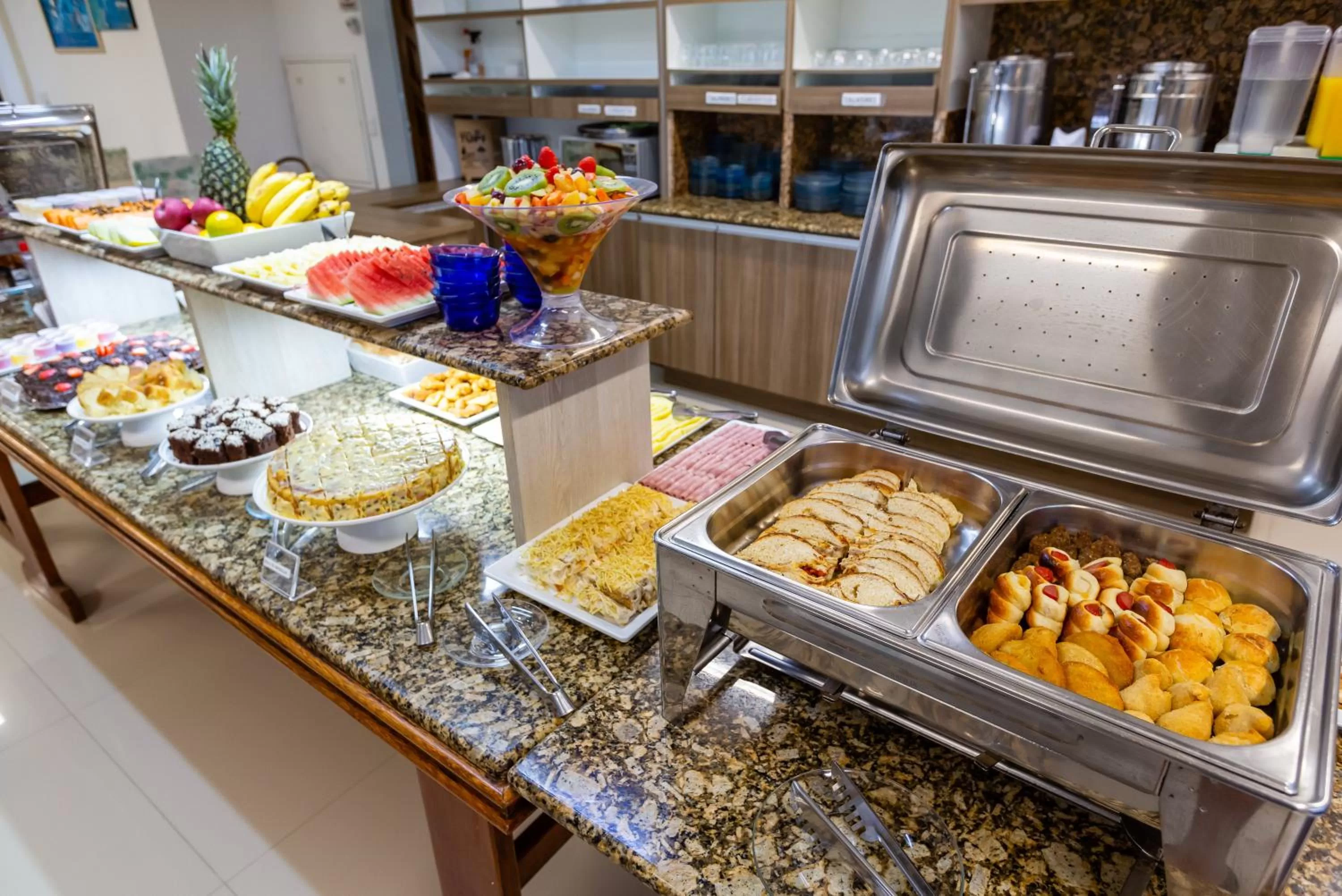 Breakfast in Hotel Vila Mar