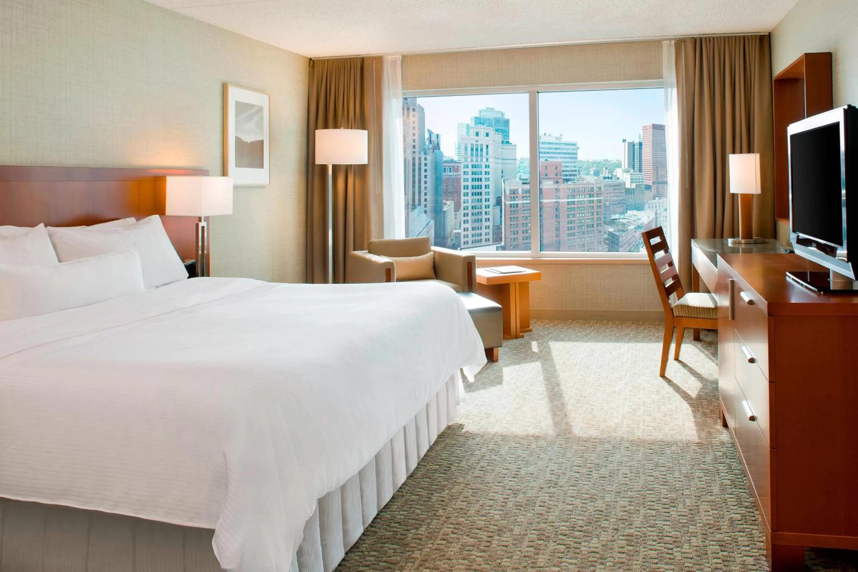 Photo of the whole room, Bed in The Westin Pittsburgh