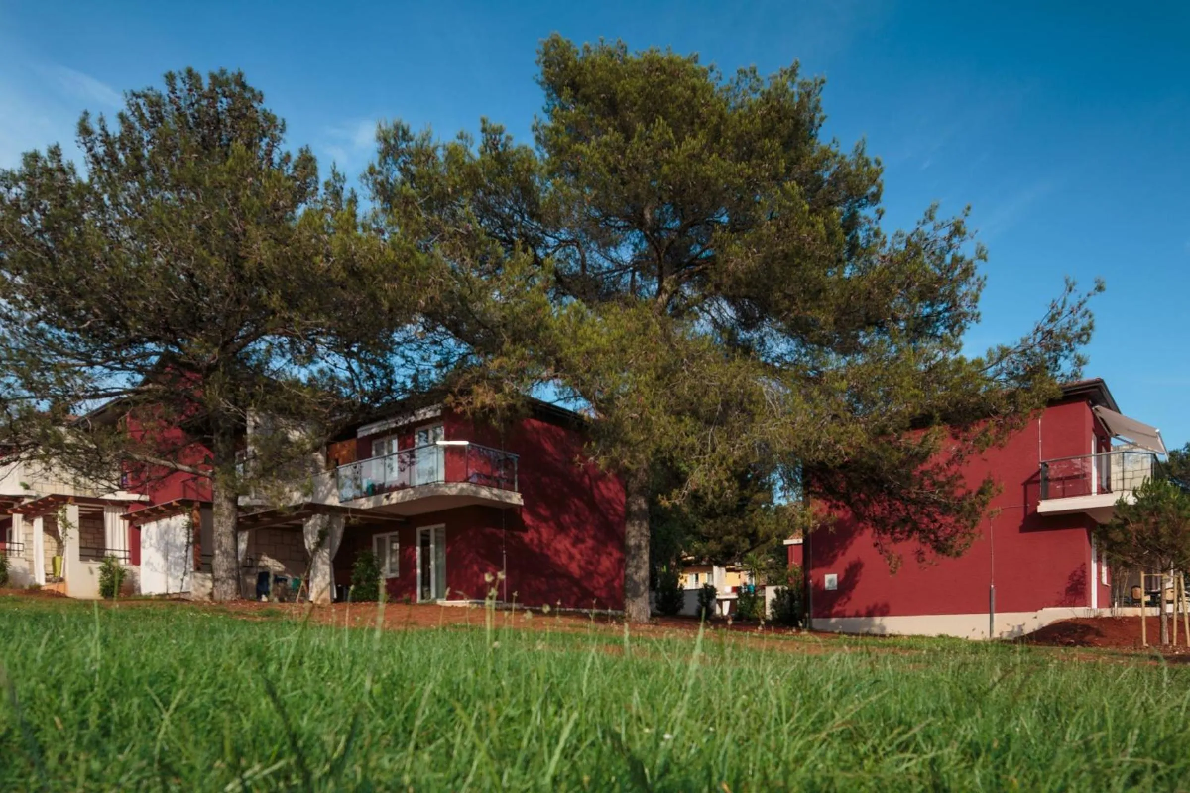Facade/entrance in Apartments Katoro Plava Laguna