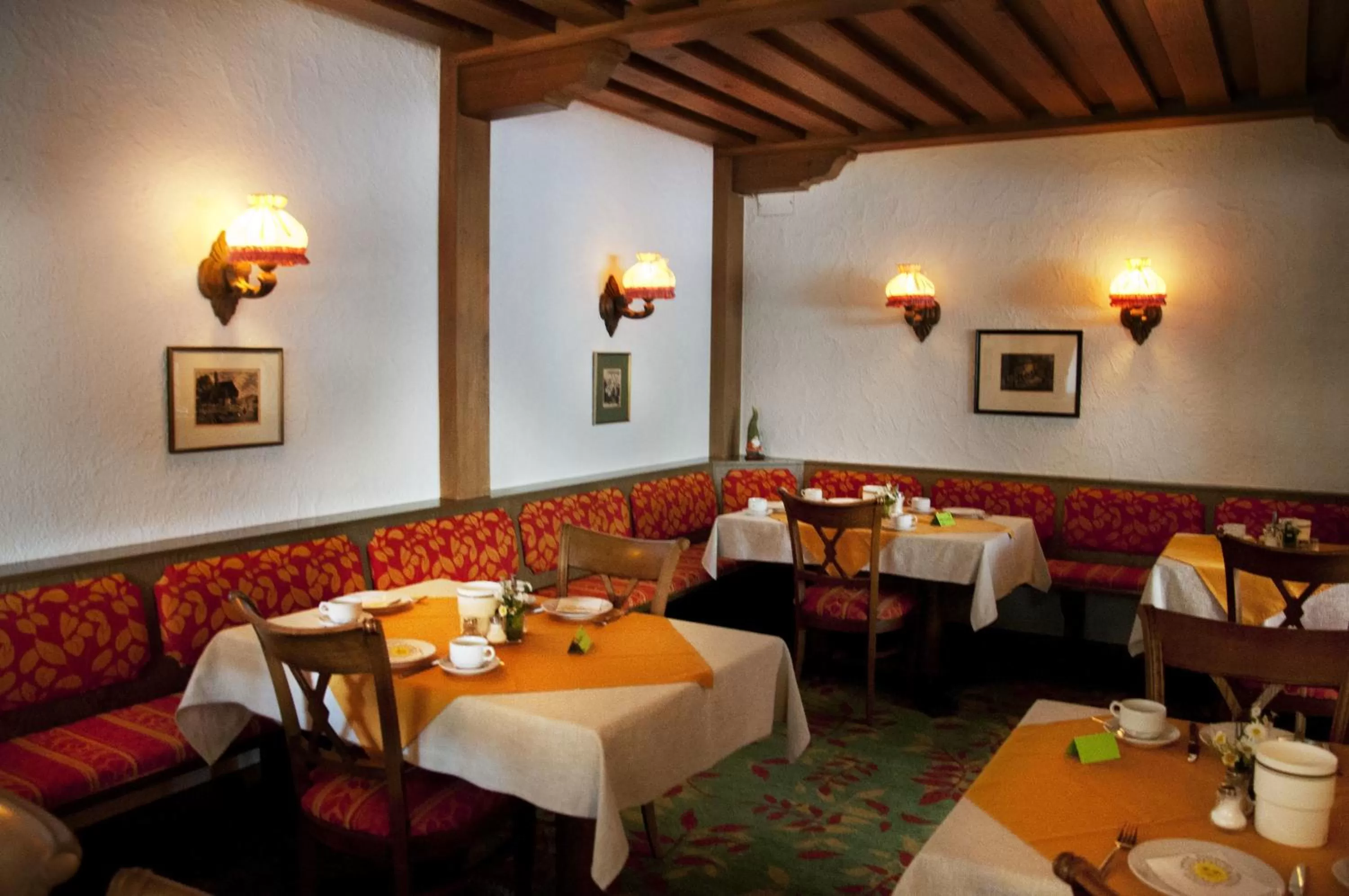 Restaurant/places to eat in Hotel Zum Löwen - Unteres Wirtshaus