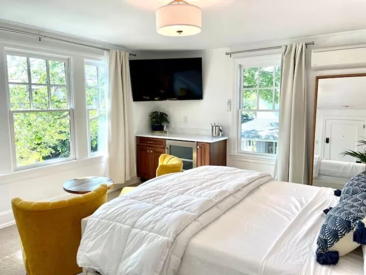 Bed in Buttonwood Boutique Hotel