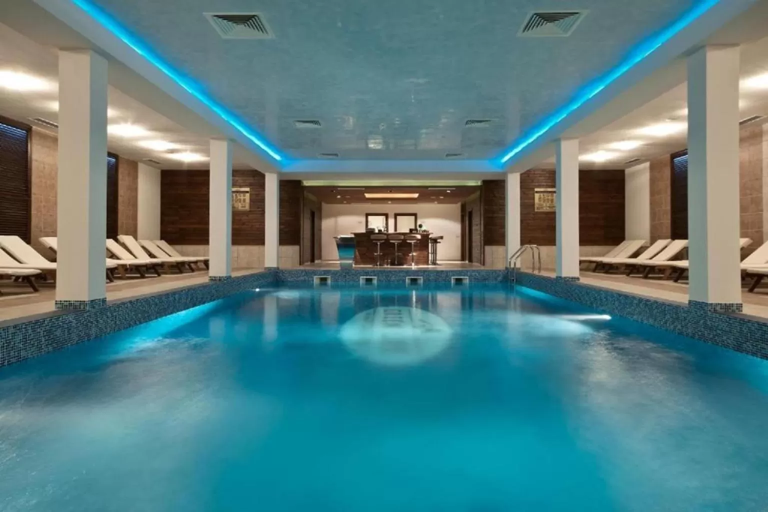 Swimming Pool in Studio D06, Green Life Bansko