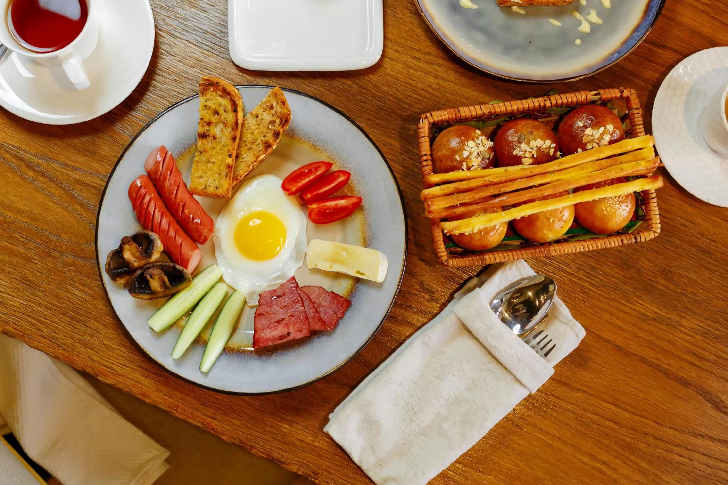 Restaurant/places to eat in Sacvoyage Hotel