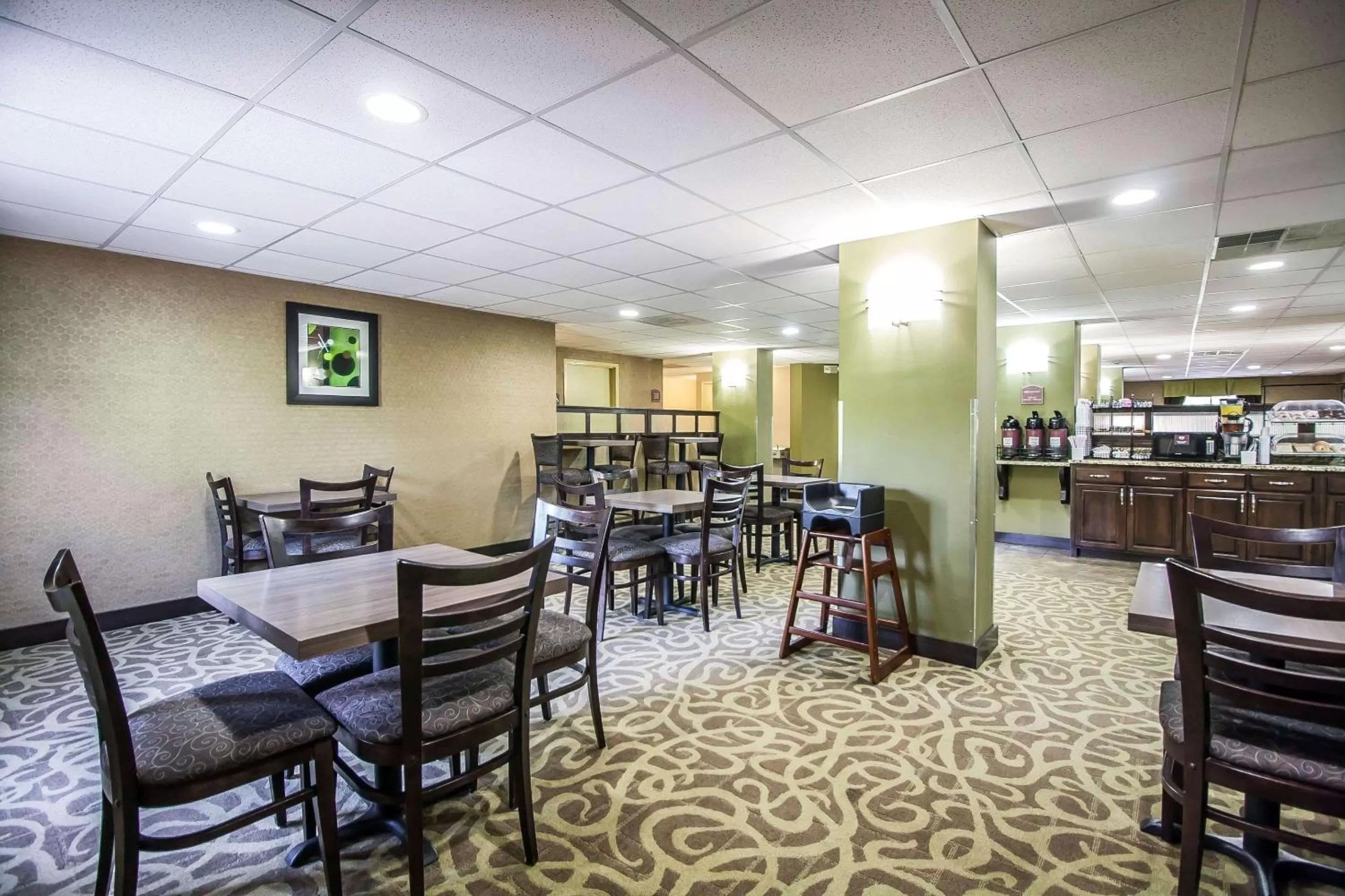 Restaurant/places to eat in Comfort Inn Jackson I-40