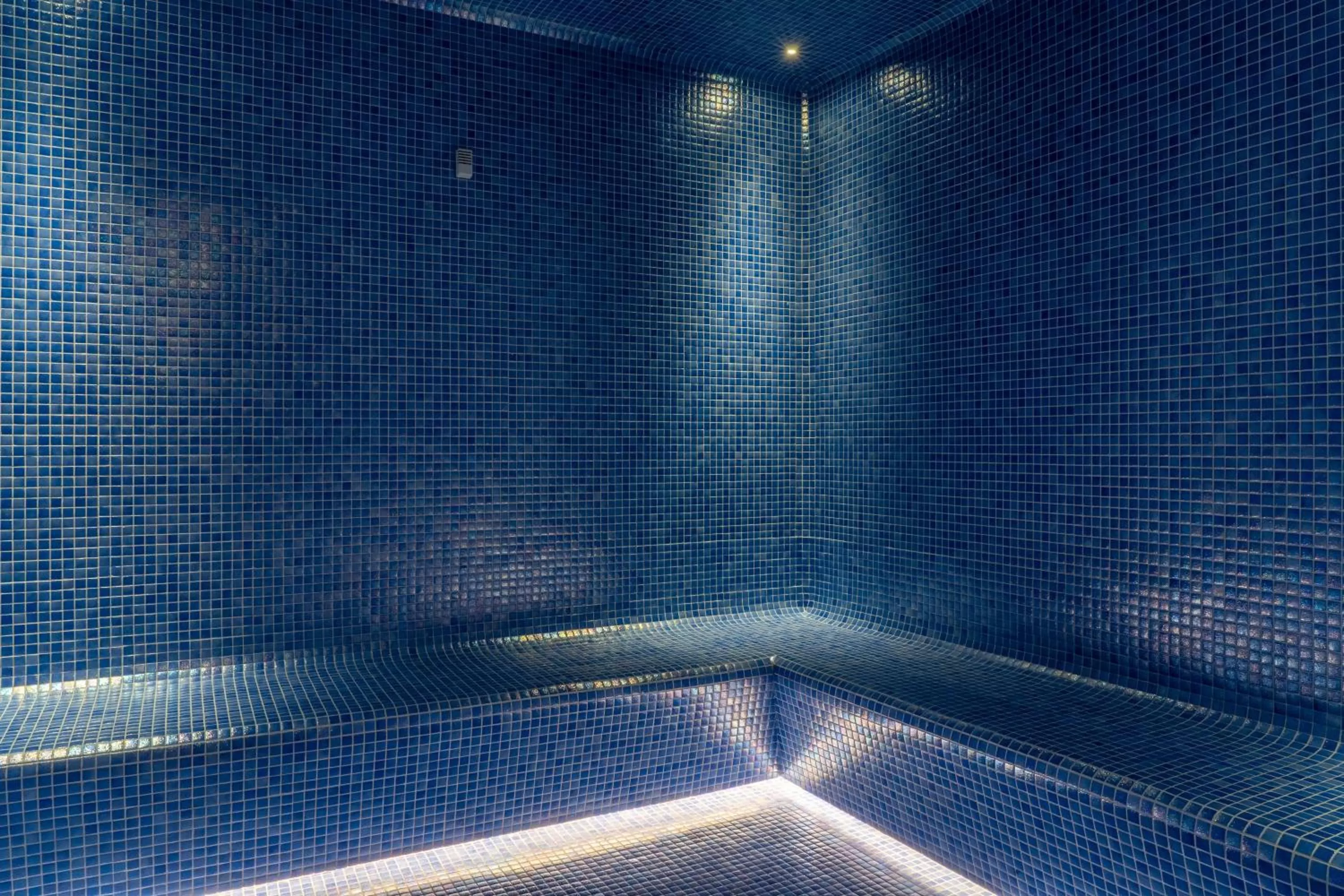 Steam room in Al Khoory Courtyard Hotel