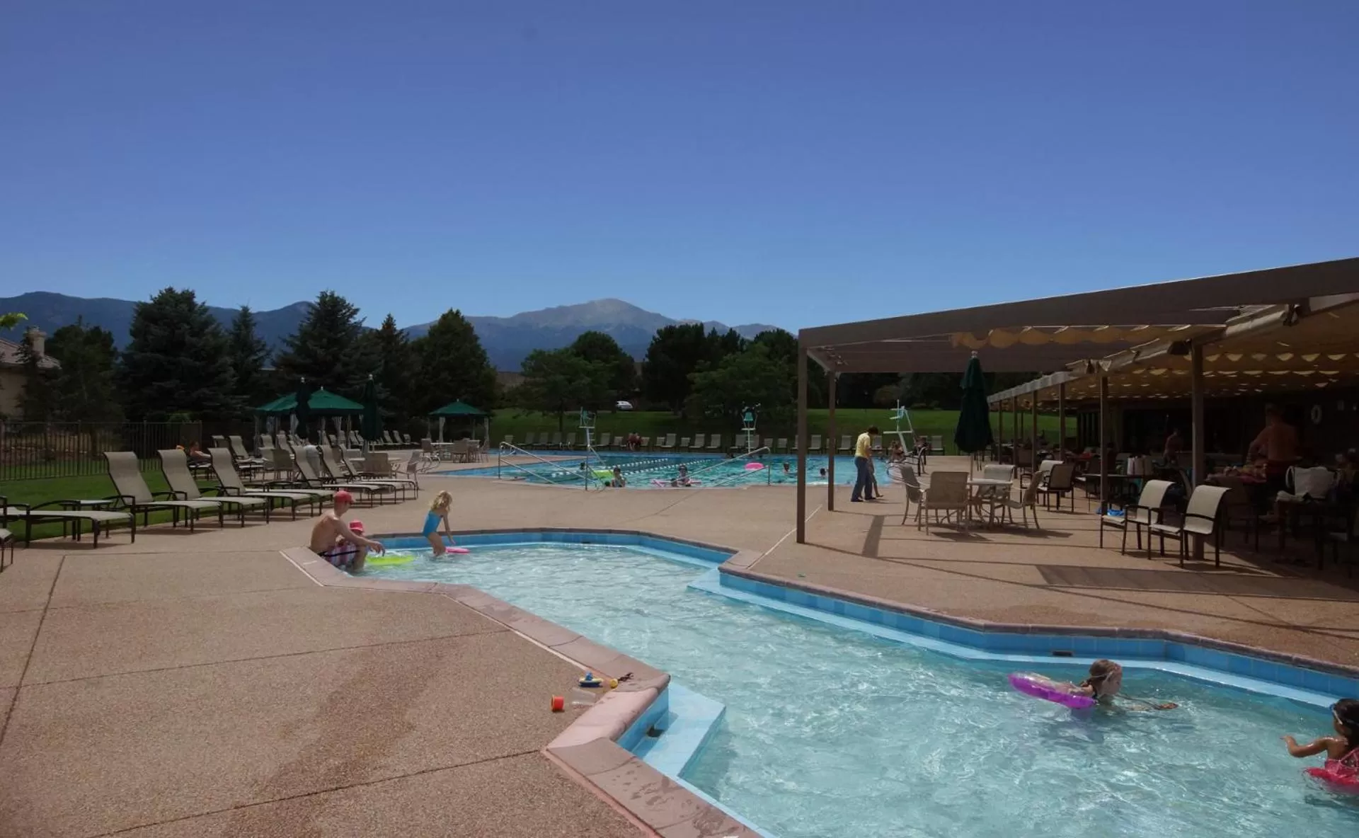 Swimming pool in Garden of the Gods Resort & Club