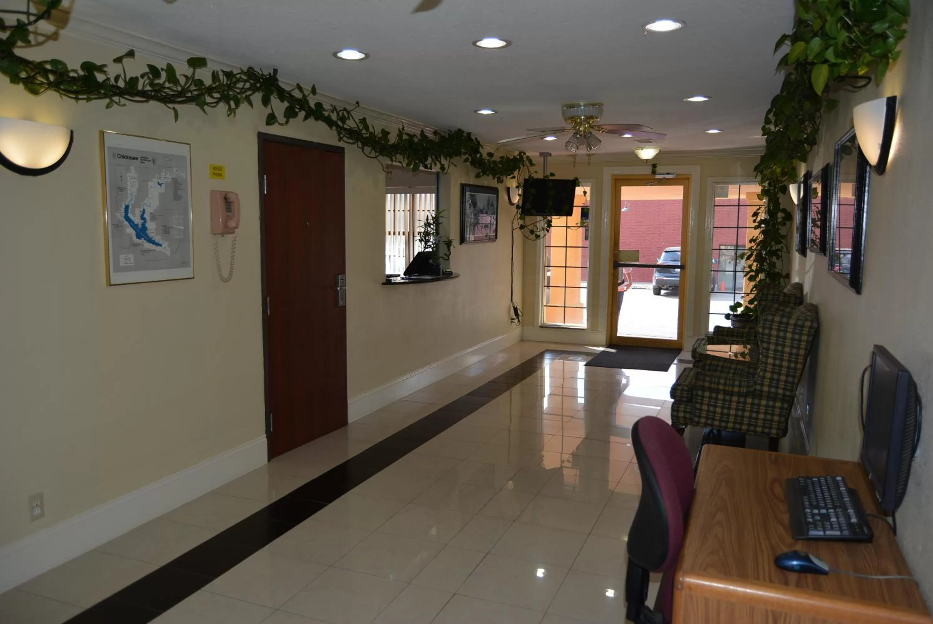 Super 8 by Wyndham Sulphur