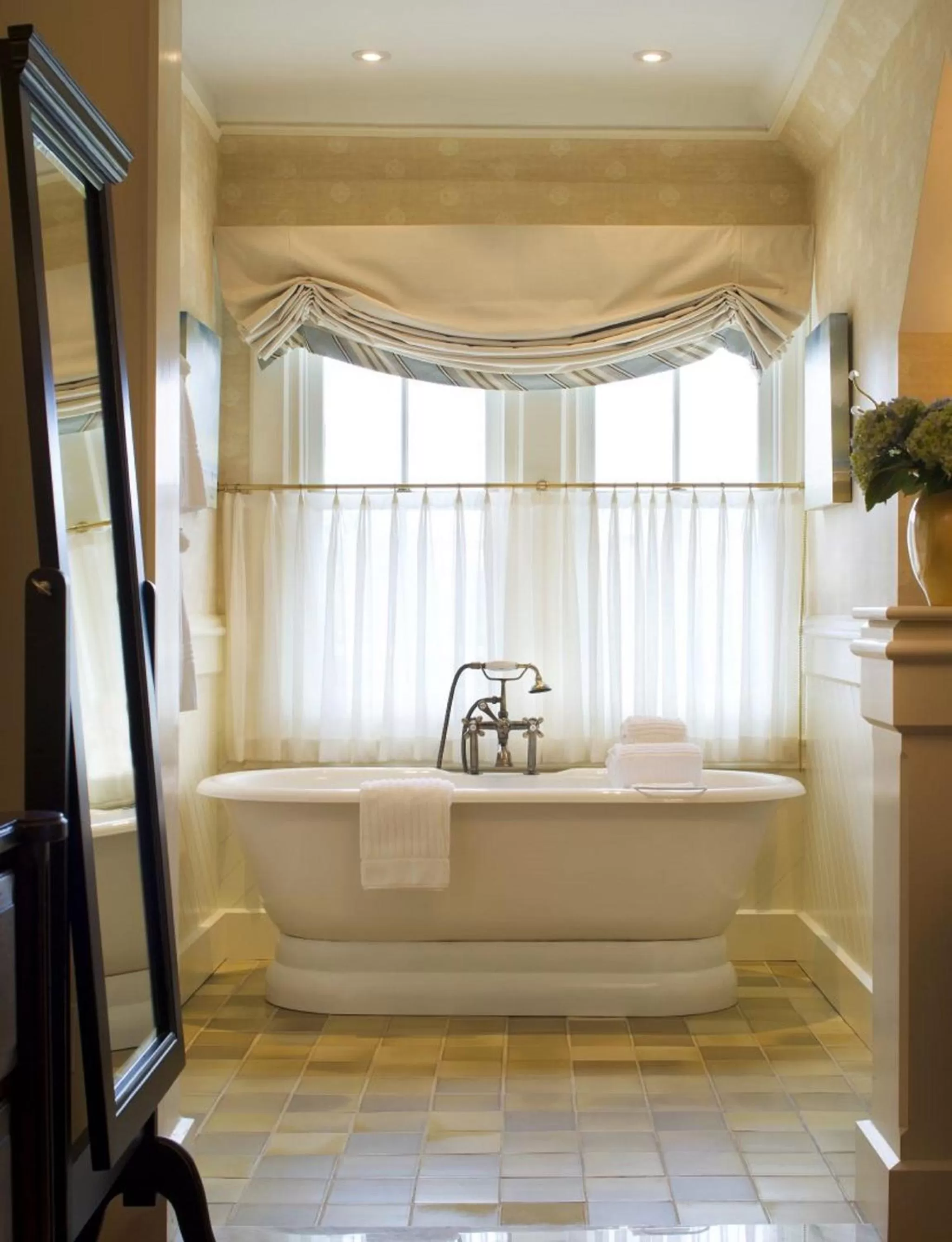 Bathroom in Castle Hill Inn