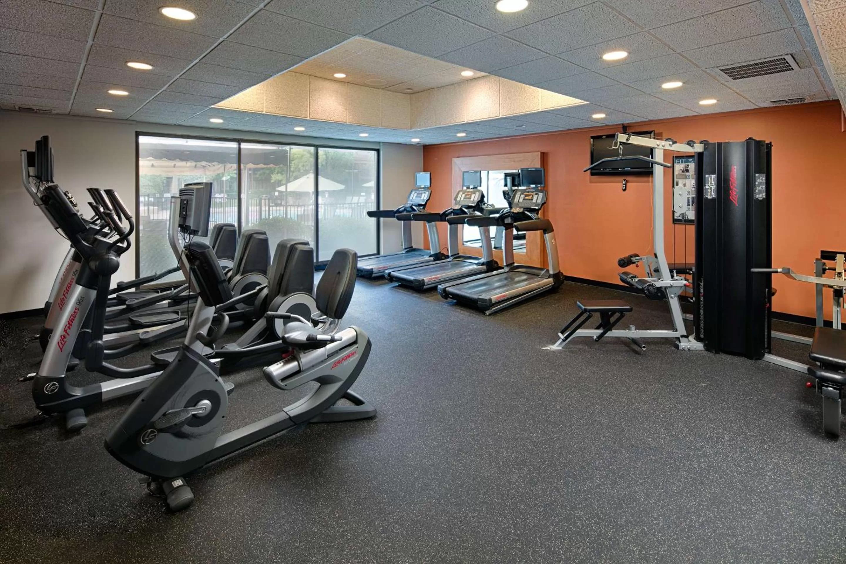Fitness centre/facilities in Red Lion Hotel Redding