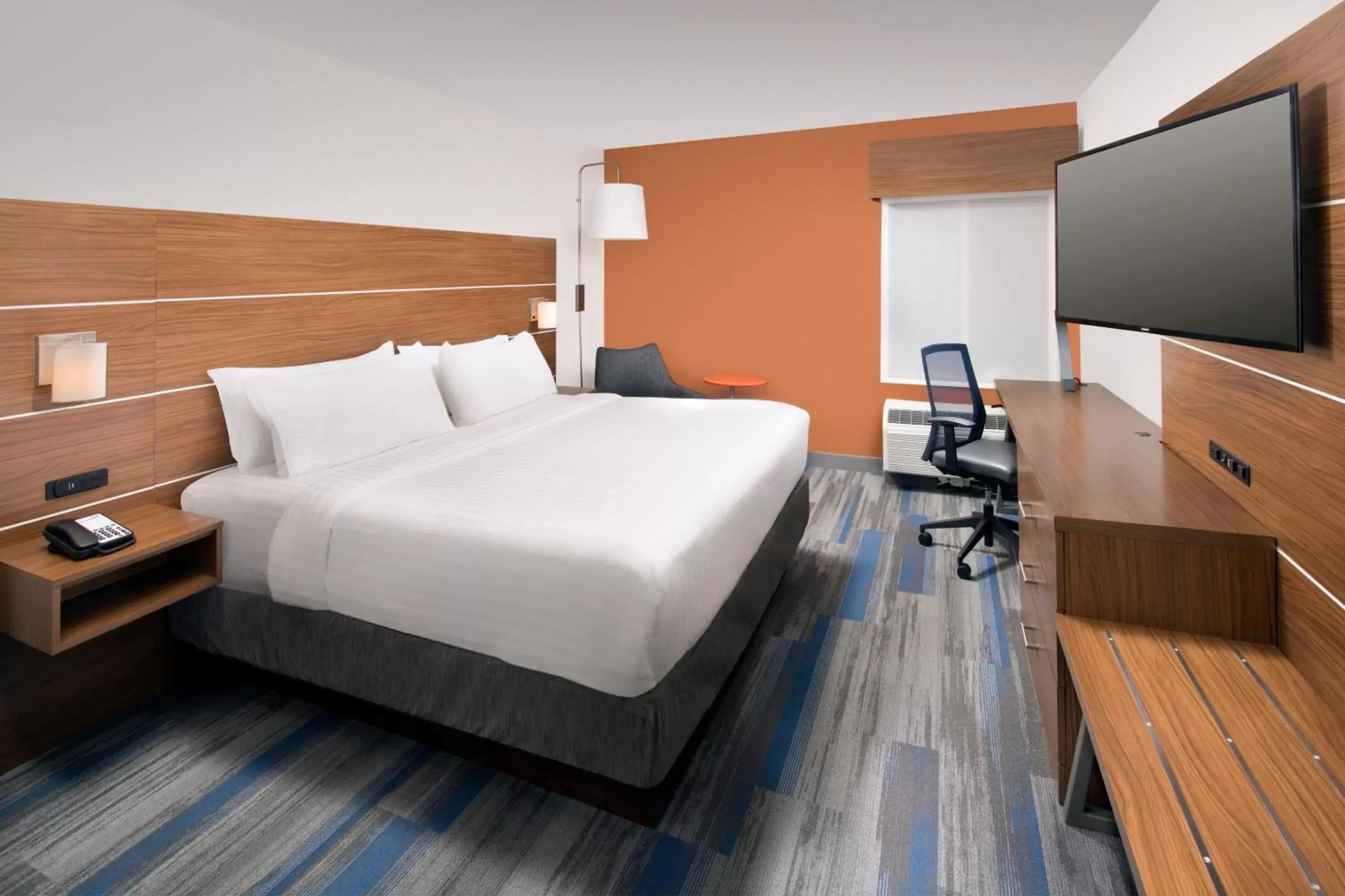 Standard Room in Holiday Inn Express & Suites College Park - University Area by IHG Standard Room in Holiday Inn Express & Suites College Park - University Area by IHG