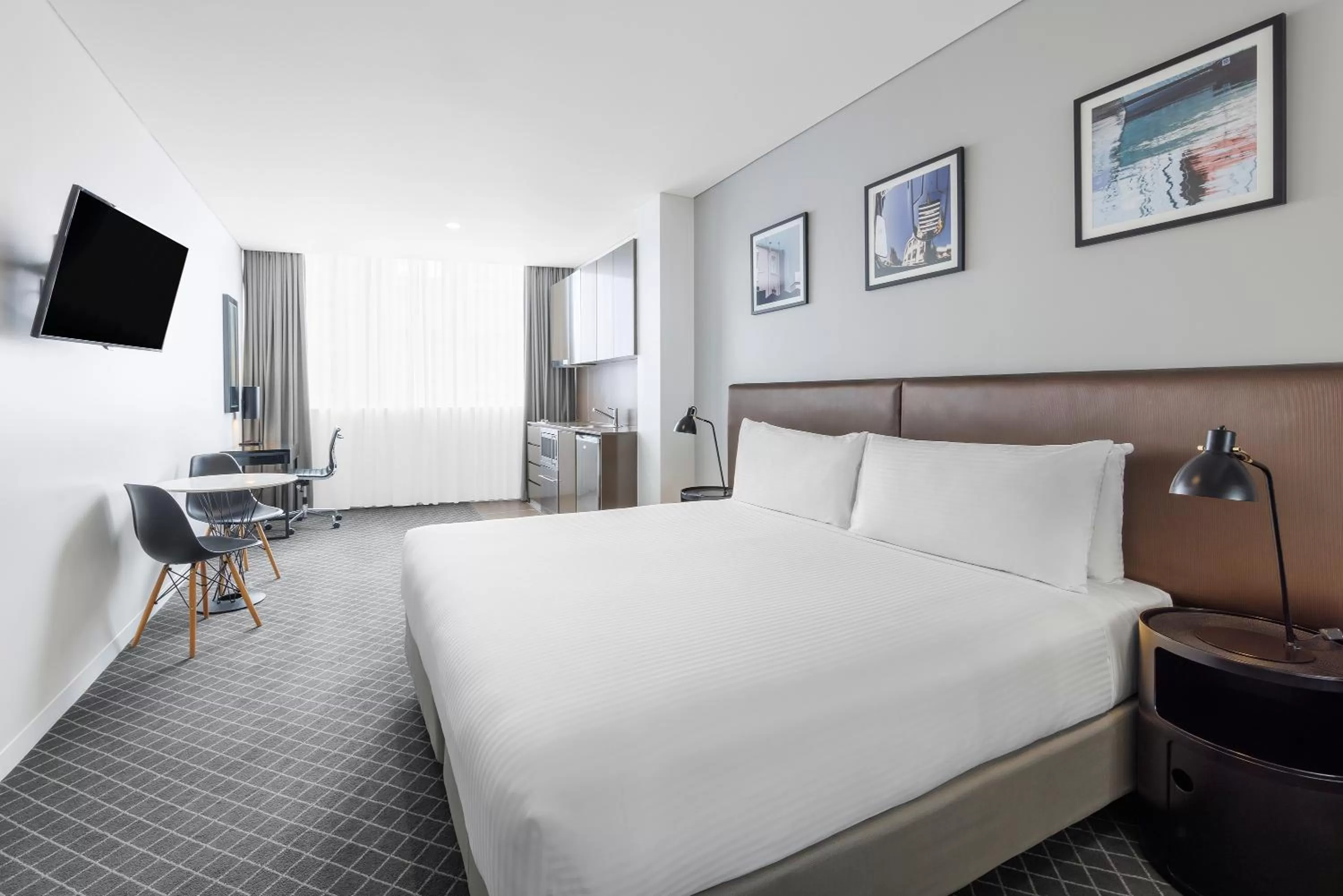 Bedroom, Bed in Holiday Inn & Suites Sydney Bondi Junction by IHG