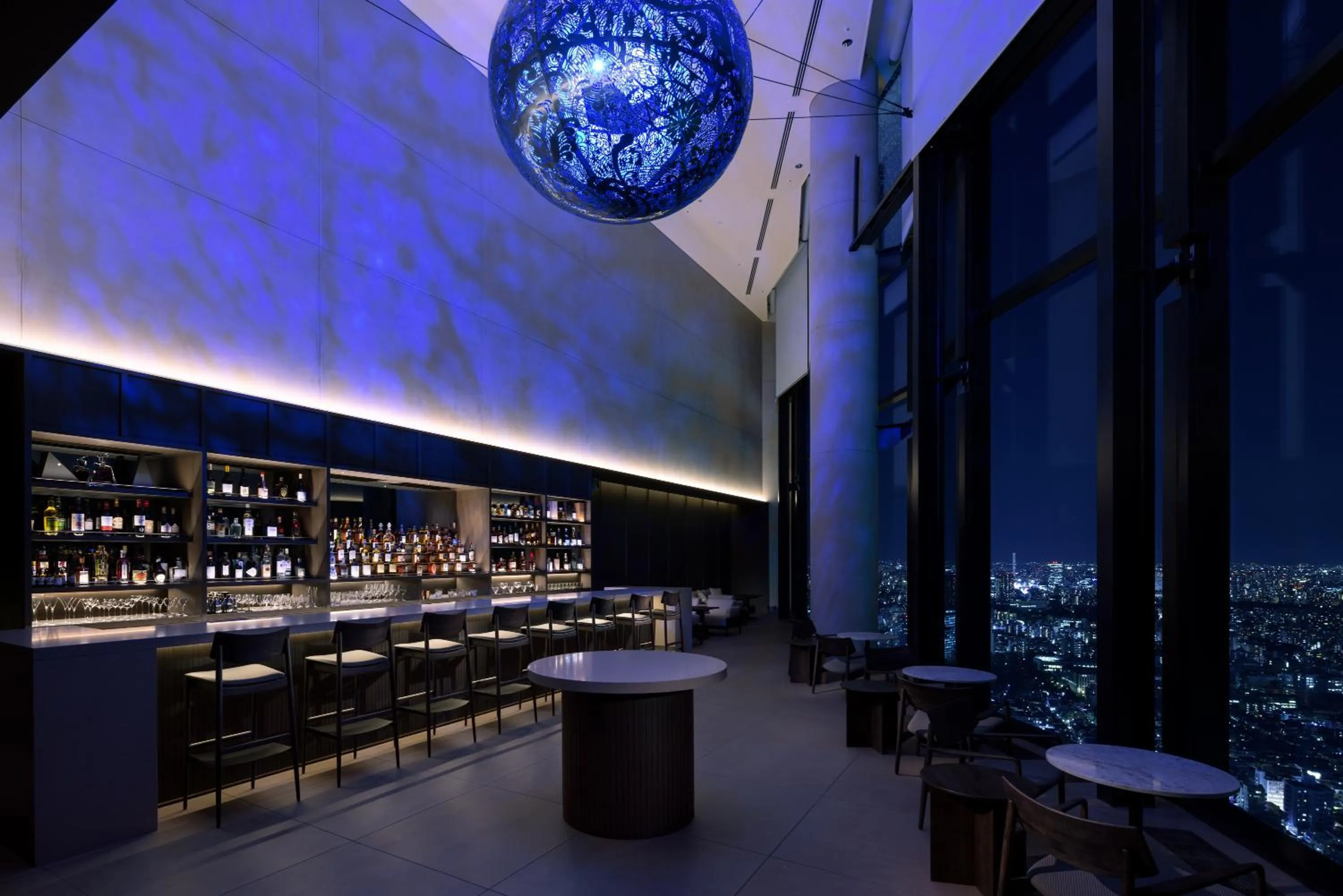 Lounge or bar in BELLUSTAR TOKYO, A Pan Pacific Hotel