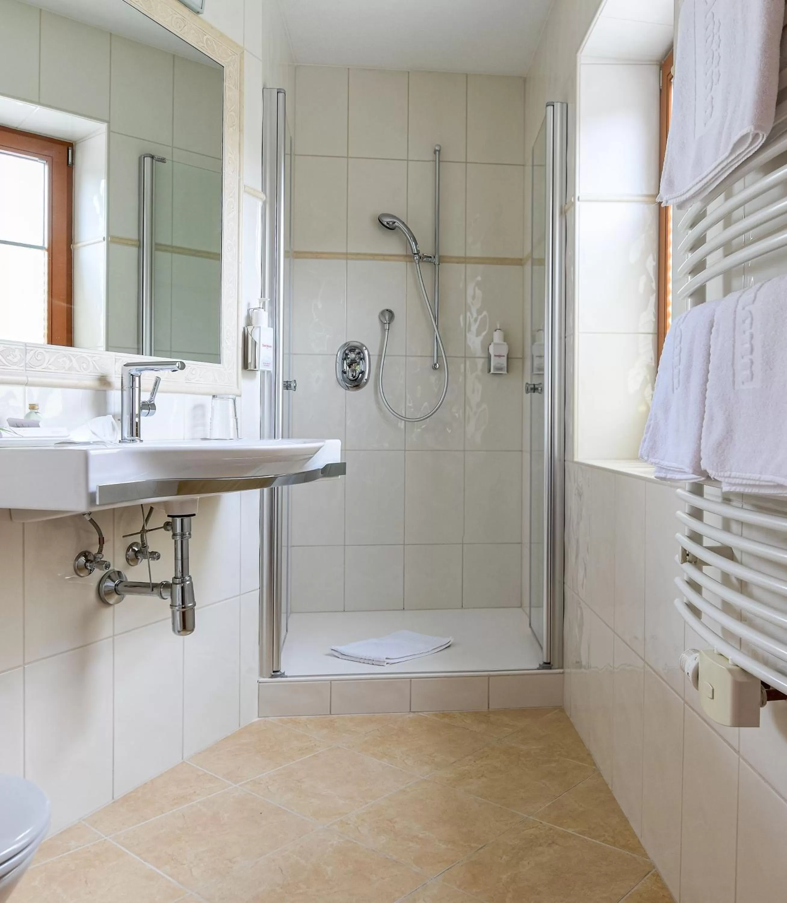 Shower in Hotel Spielmann