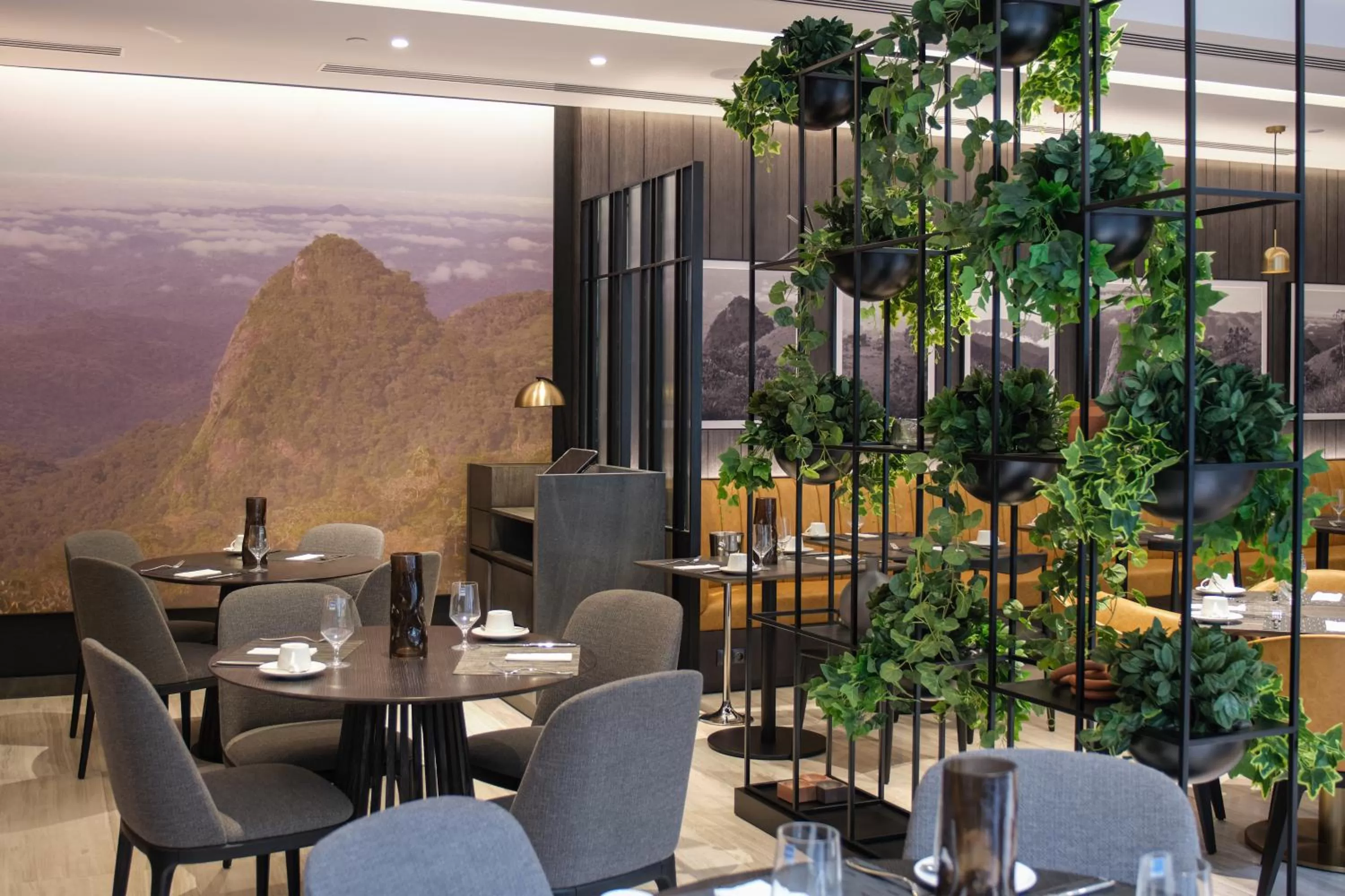 Restaurant/places to eat in K Hotel Douala