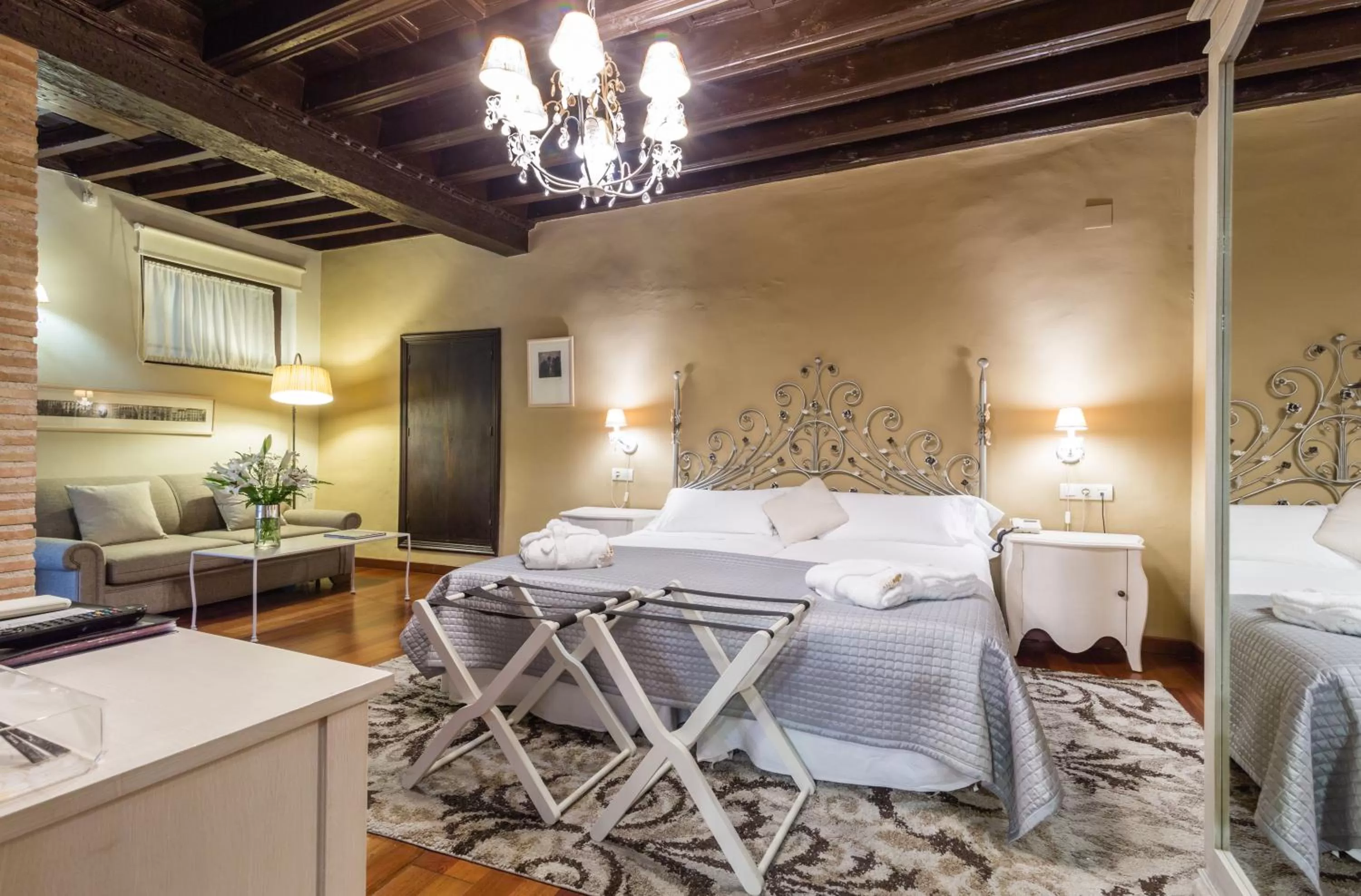 Bedroom, Bed in Palacio de Mariana Pineda