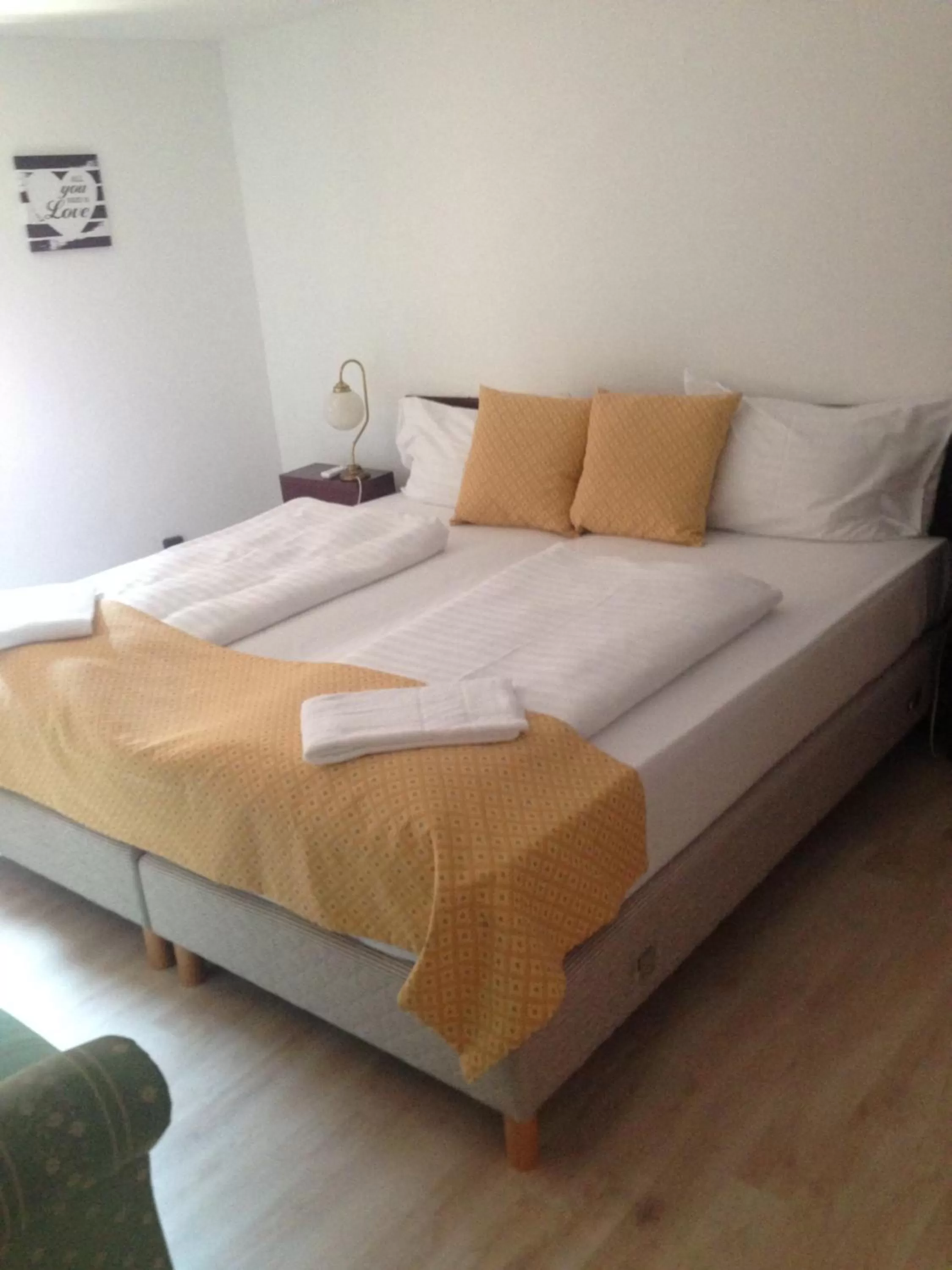 Family Room in Hotel Gloria Budapest City Center