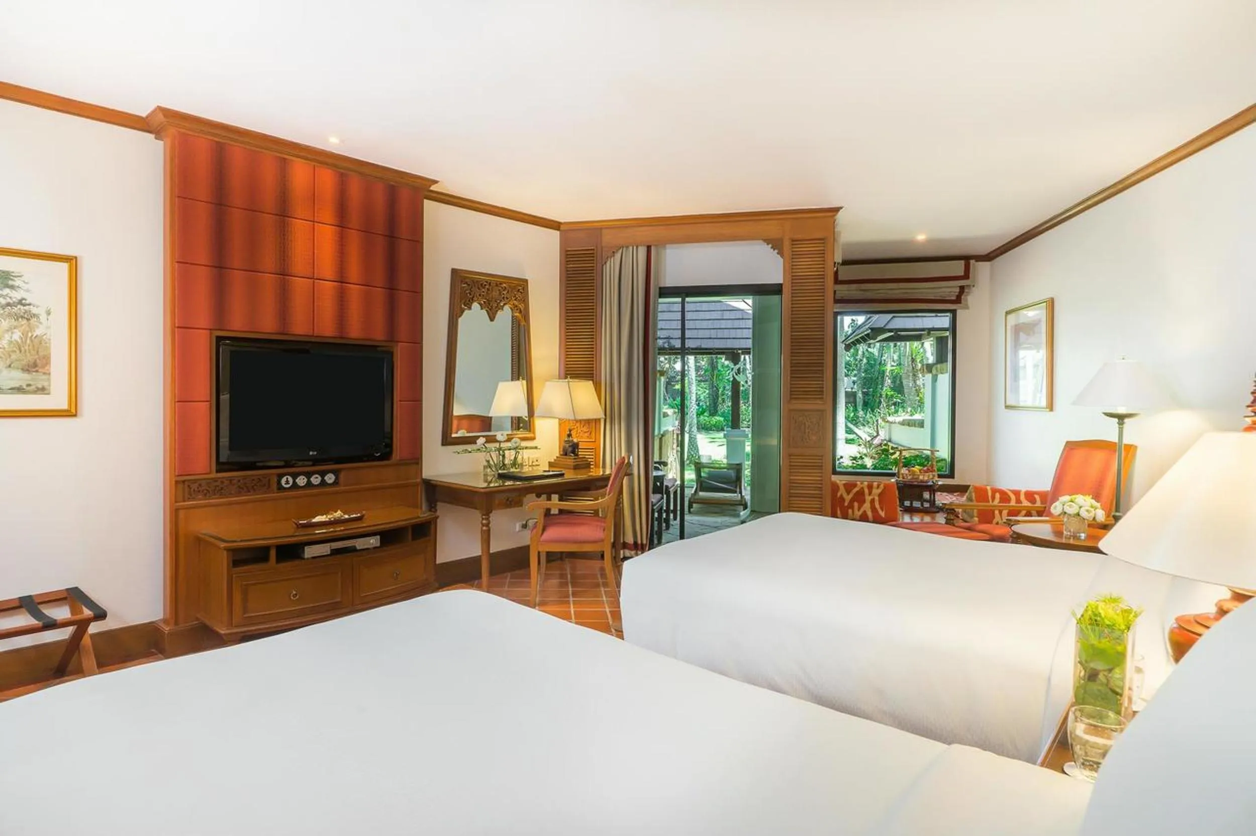 TV and multimedia, Bed in JW Marriott Phuket Resort and Spa