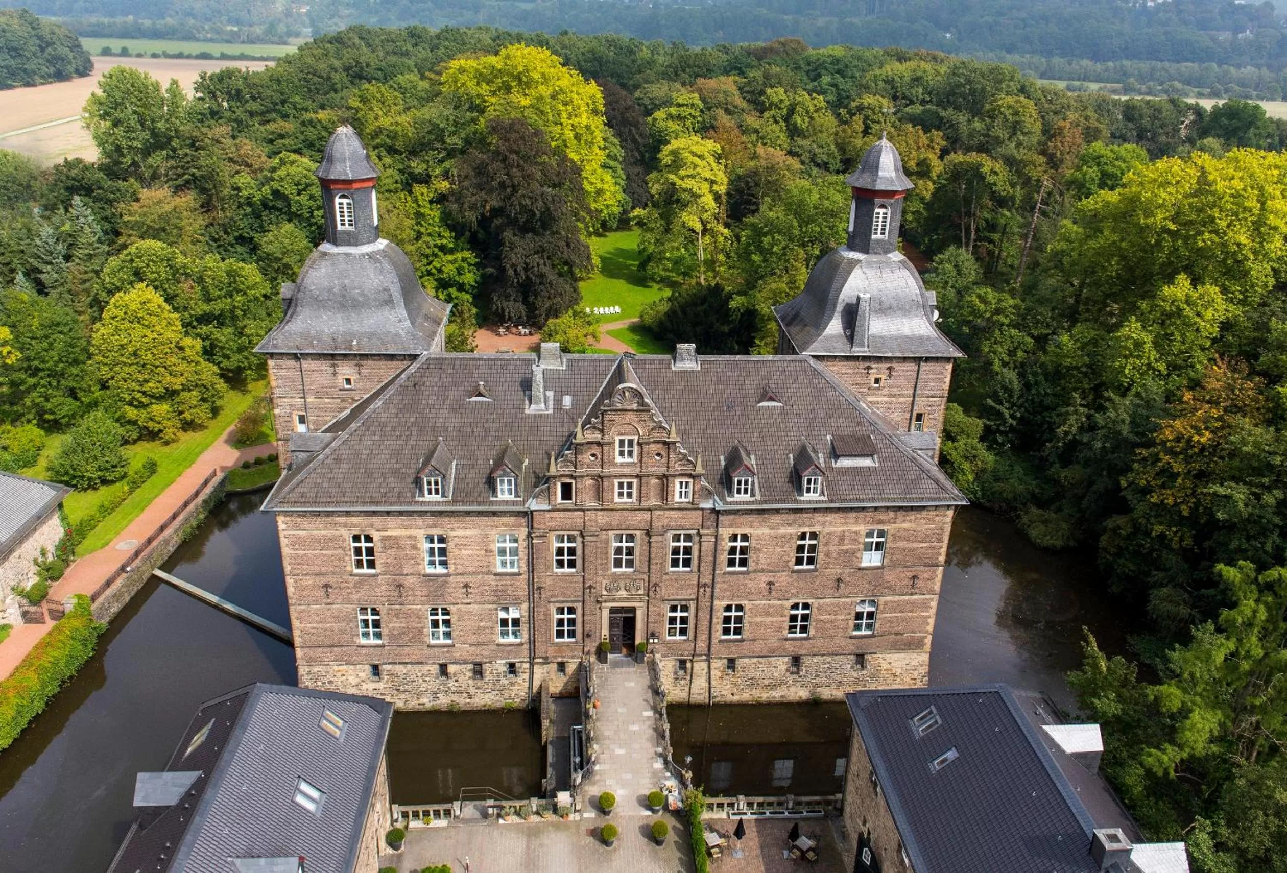 Bird's eye view in Schlosshotel Hugenpoet