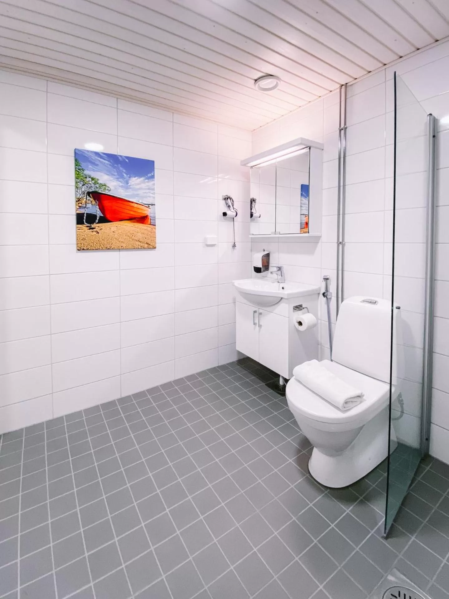 Shower in Hotelli Kuohu Kangasala - Hotel and Apartments by UHANDA