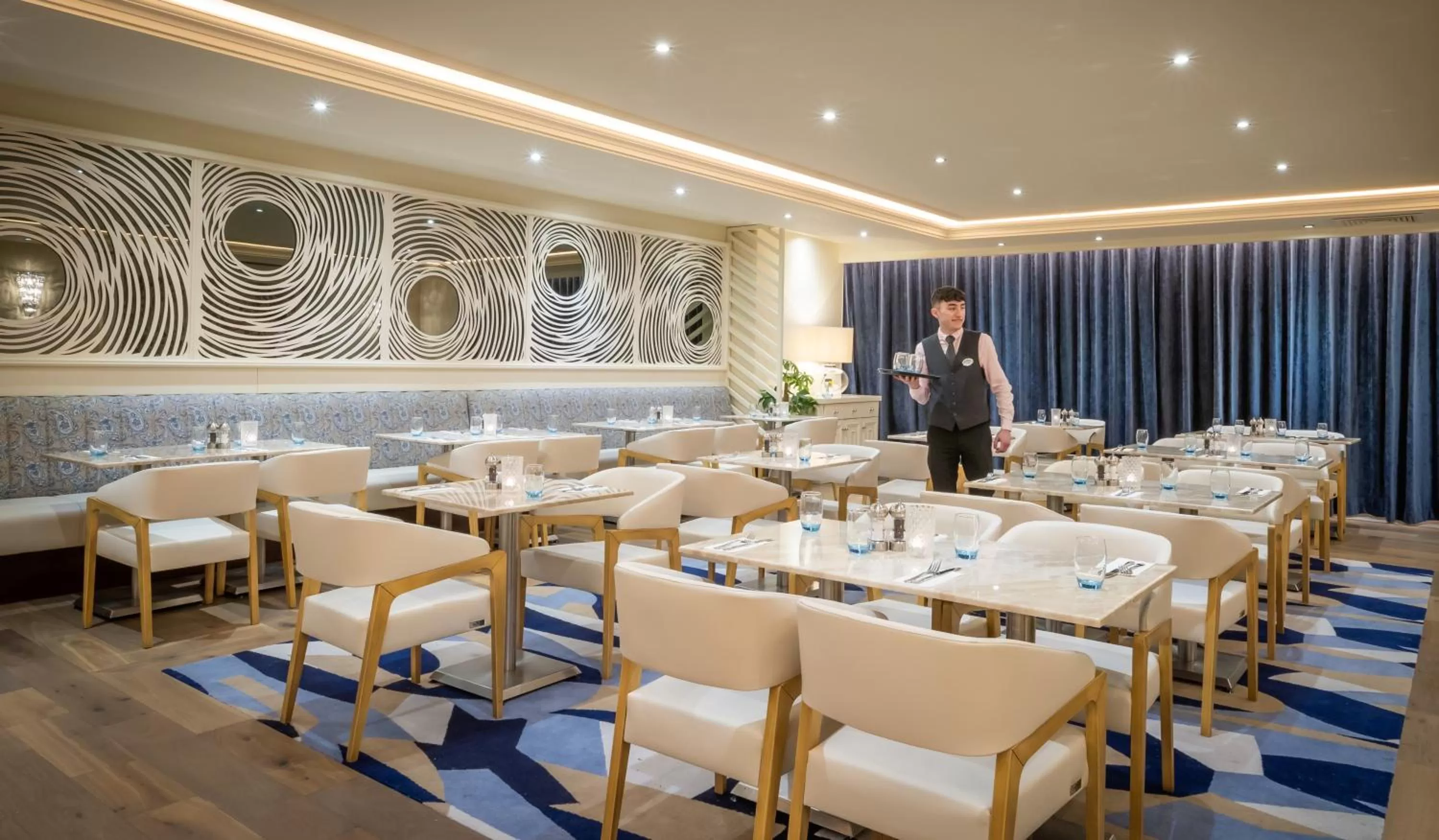 Restaurant/places to eat in The Connacht Hotel