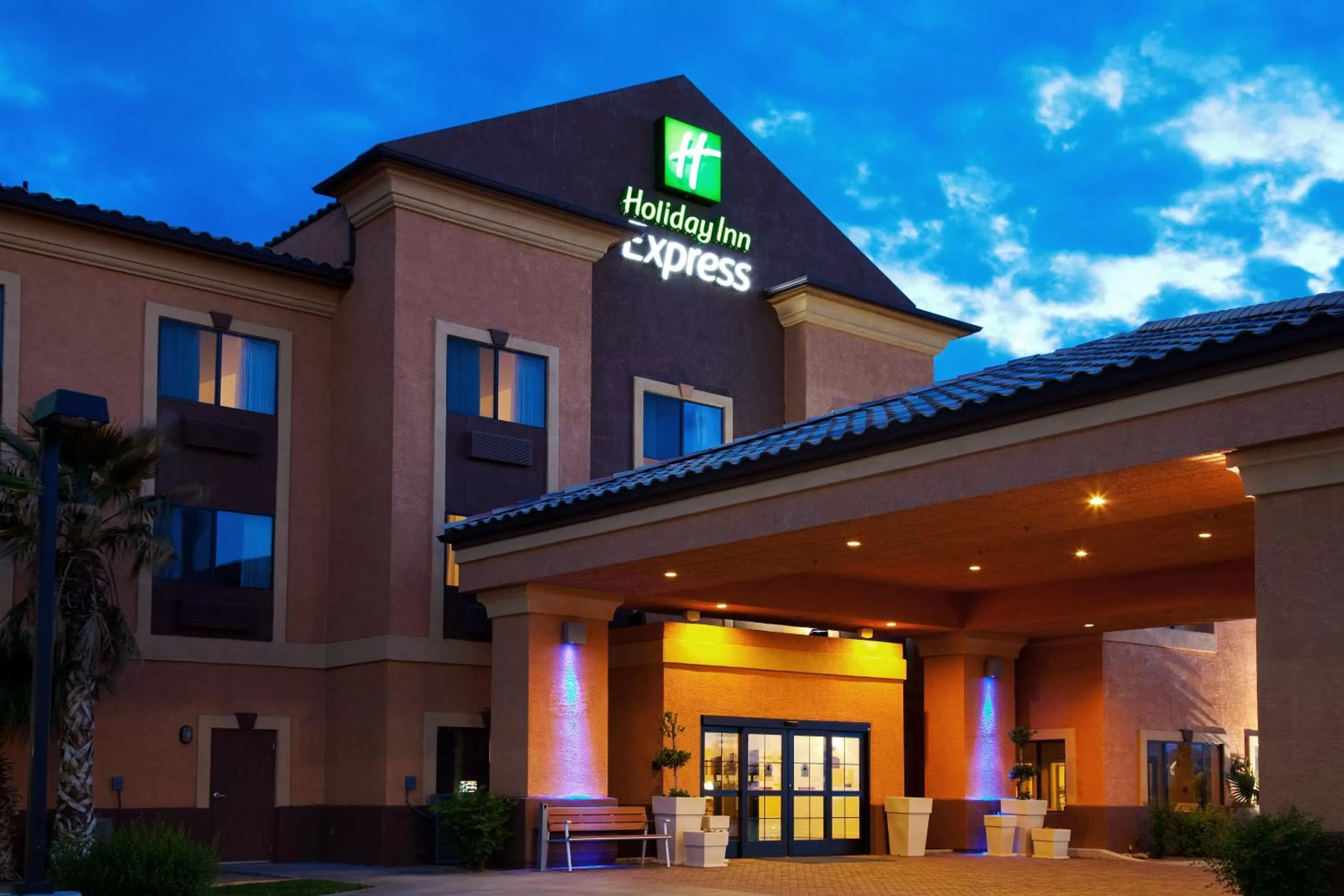 Property building in Holiday Inn Express Kingman by IHG