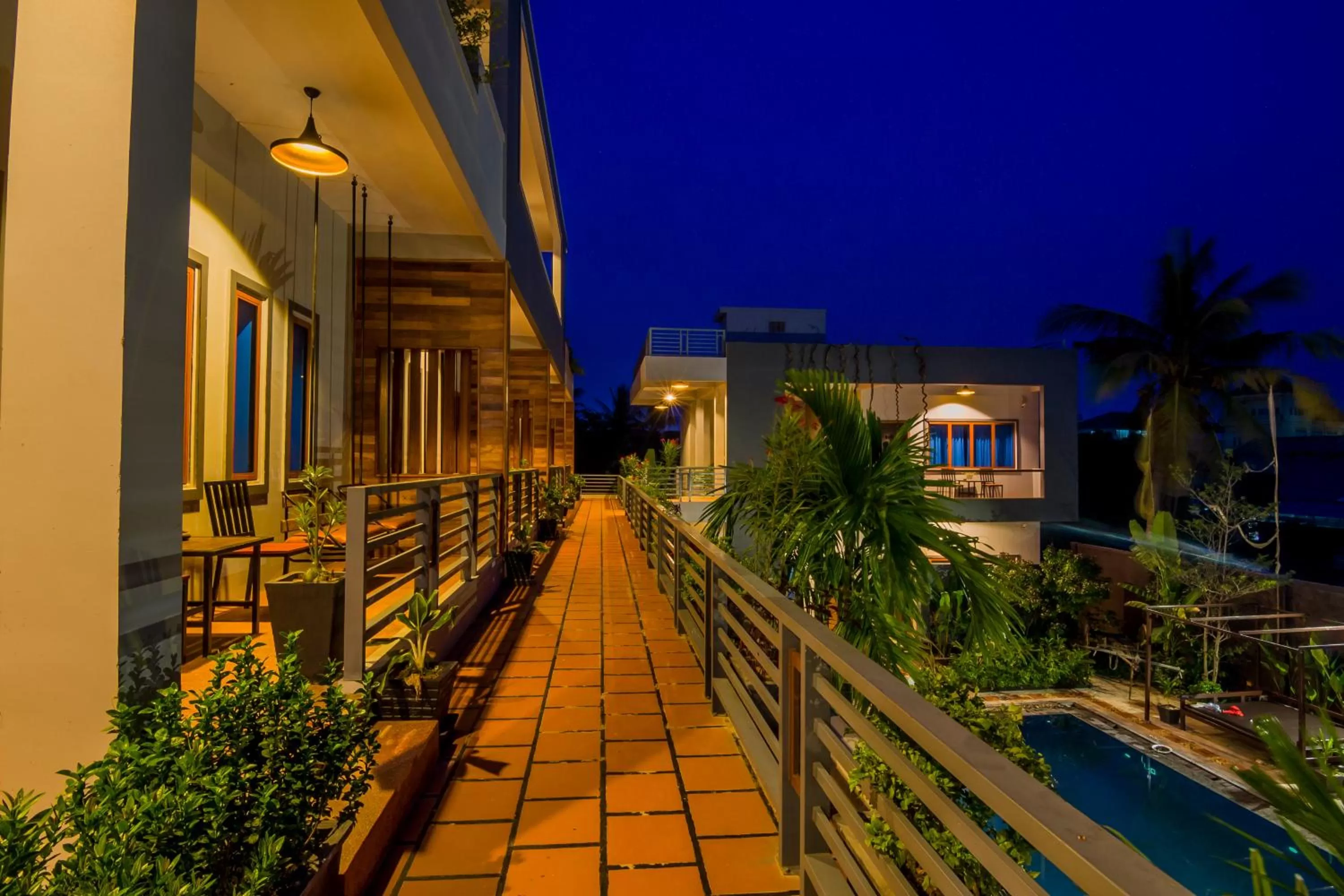 Garden view, Balcony/Terrace in Indra Porak Residence Hotel