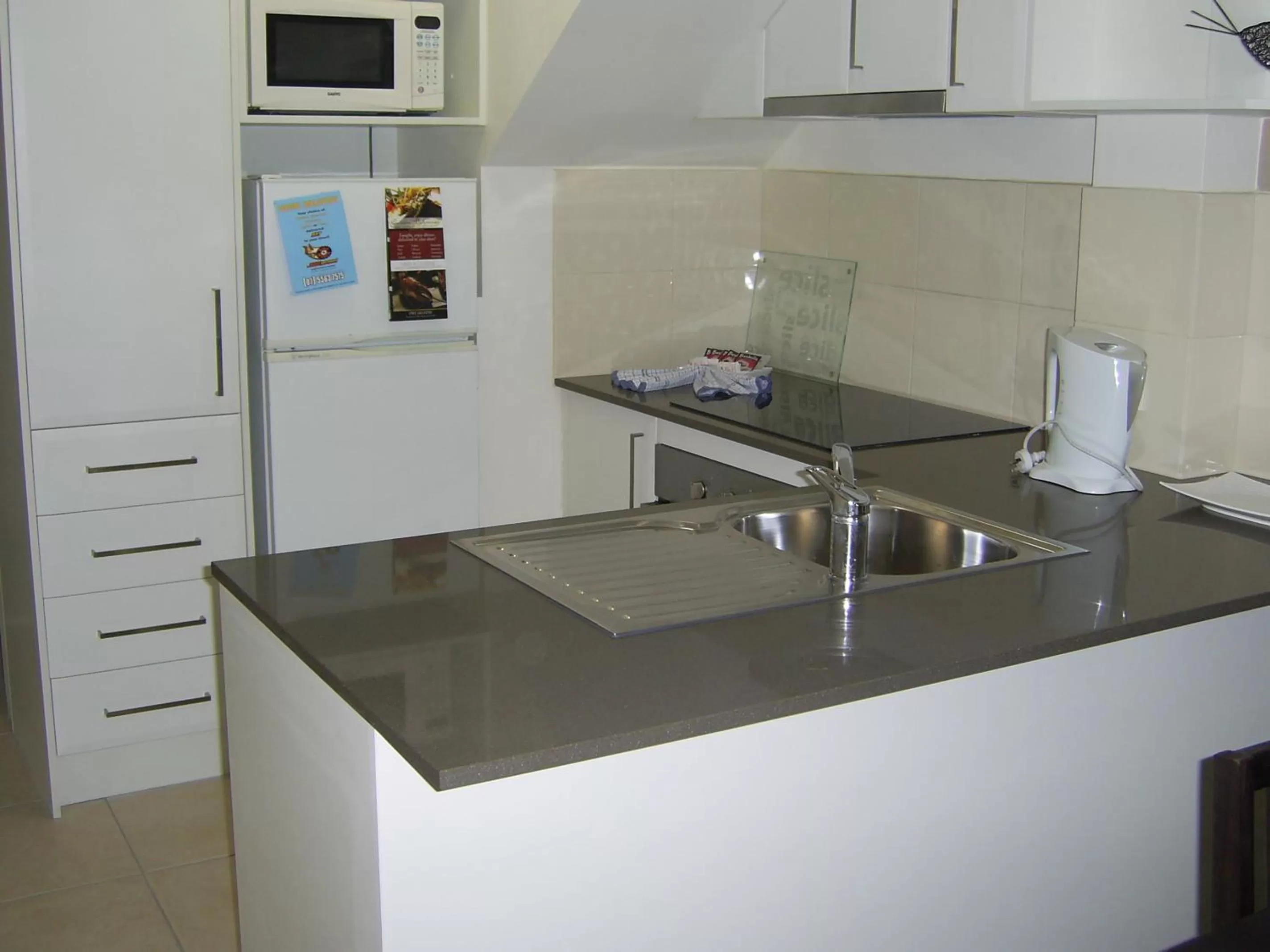 Kitchen or kitchenette in Windsurfer Resort