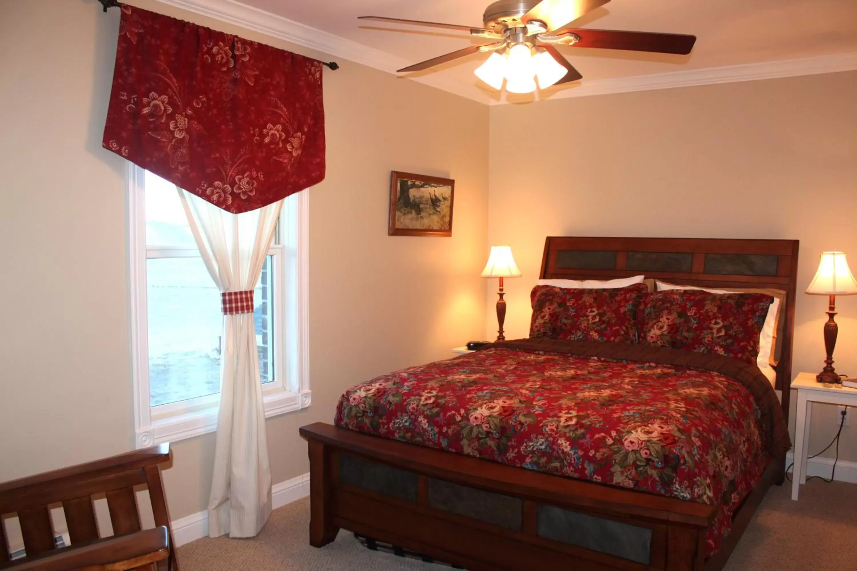 Queen Suite in Lamp Post Lodge Queen Suite in Lamp Post Lodge