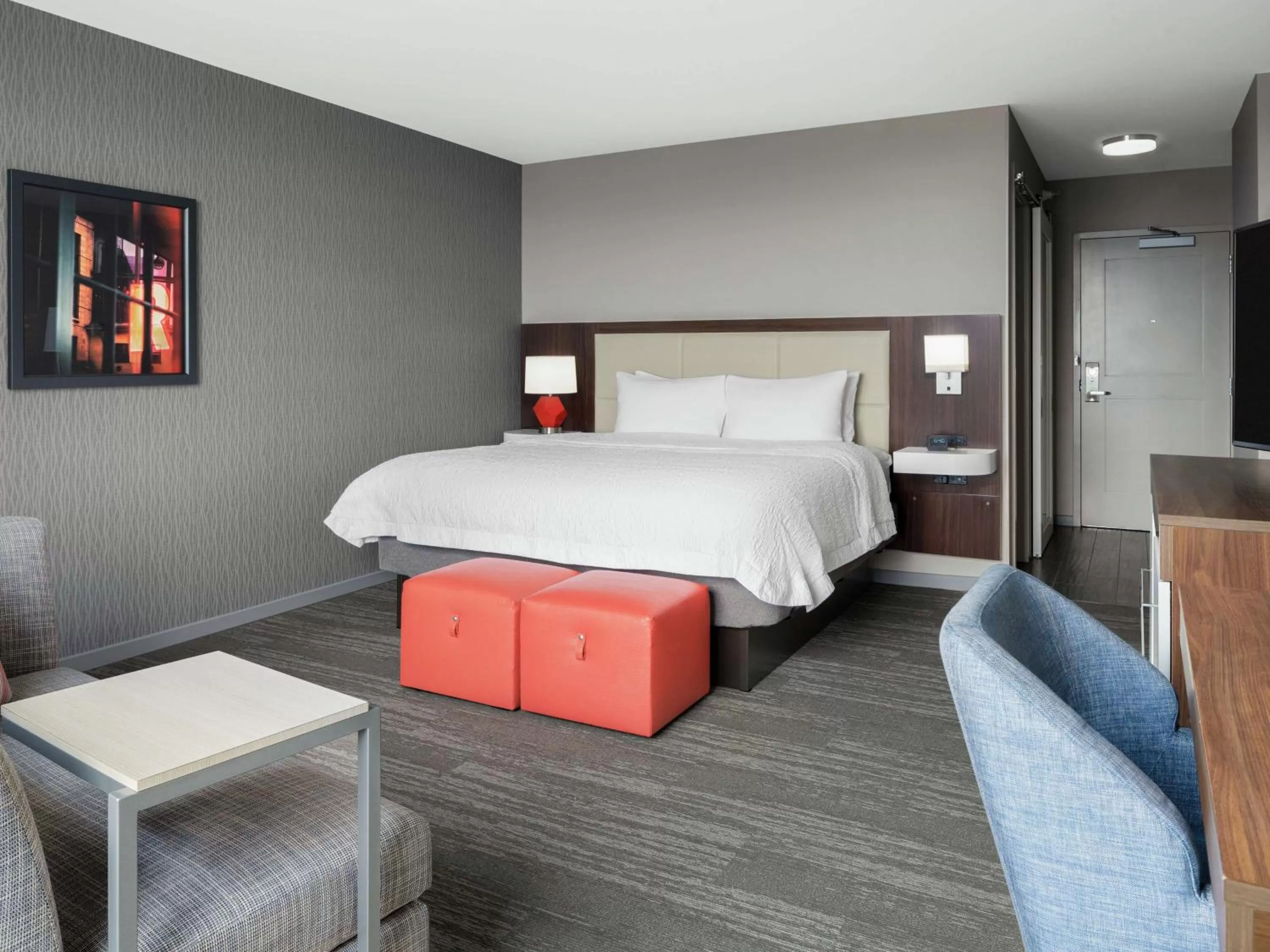 Bedroom, Bed in Hampton Inn Chicago McCormick Place