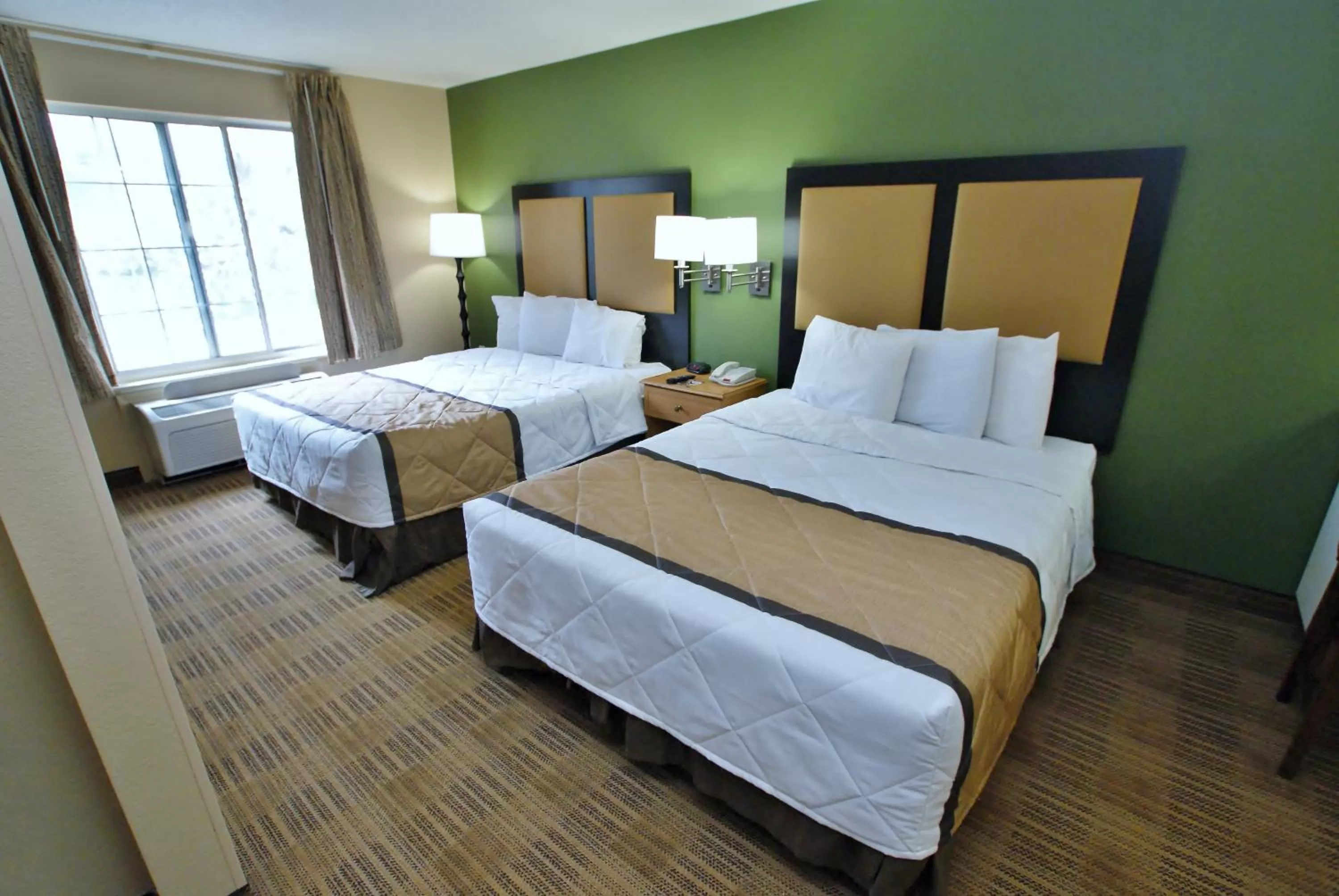 Bed in Extended Stay America Suites - San Diego - Fashion Valley