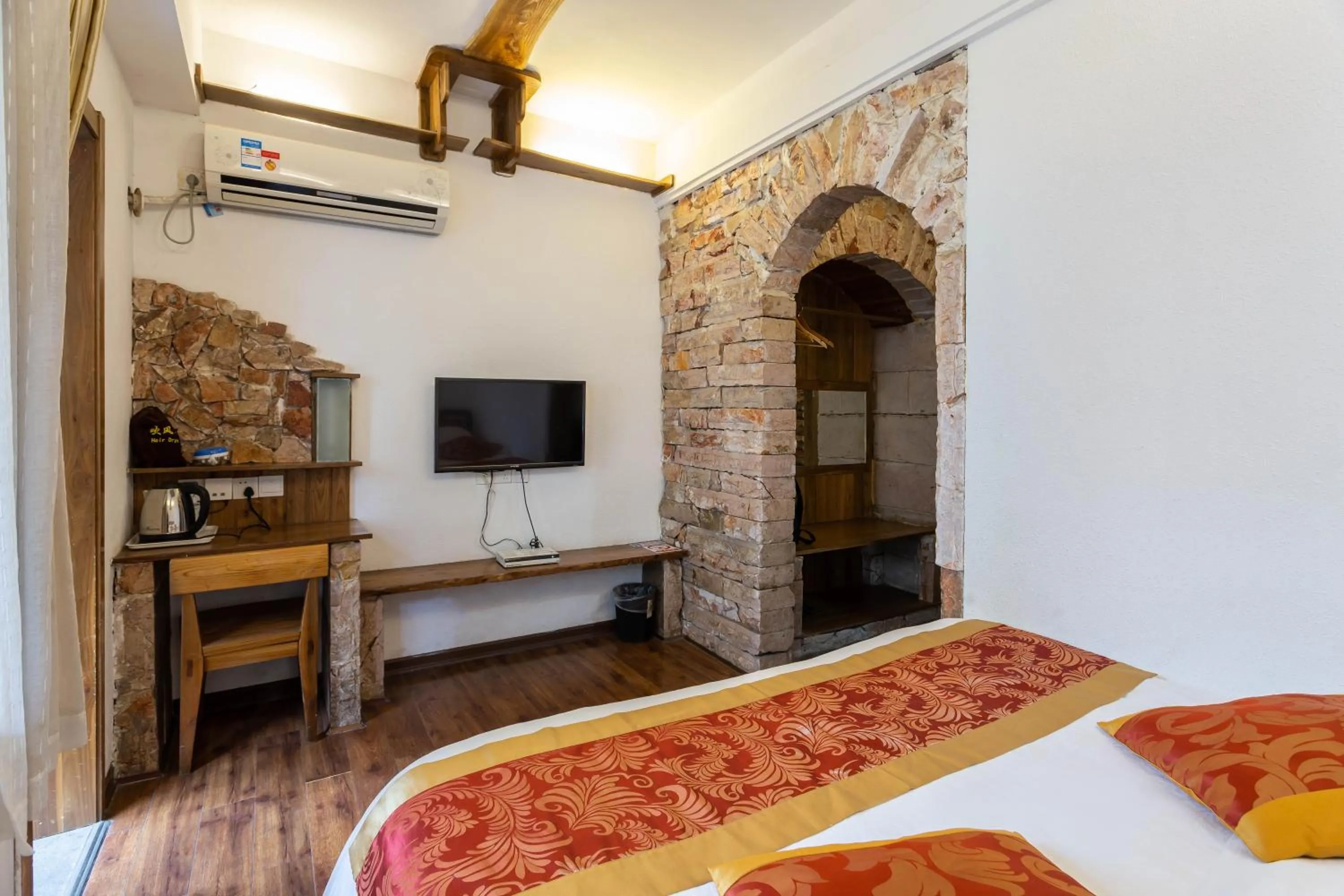 Double Room with Balcony in Destination Youth Hostel