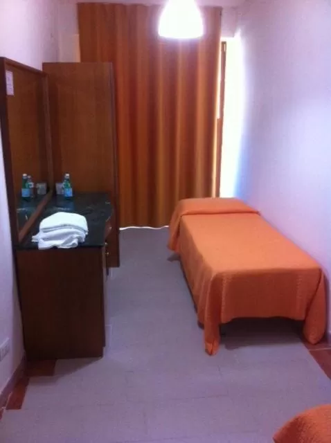 Photo of the whole room, Bed in B&B Palazzo Manfredi Vieste, Fronte mare con Parcheggio