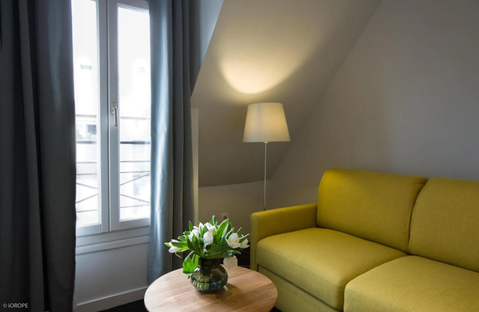 Seating area in Hotel Mirabeau Eiffel
