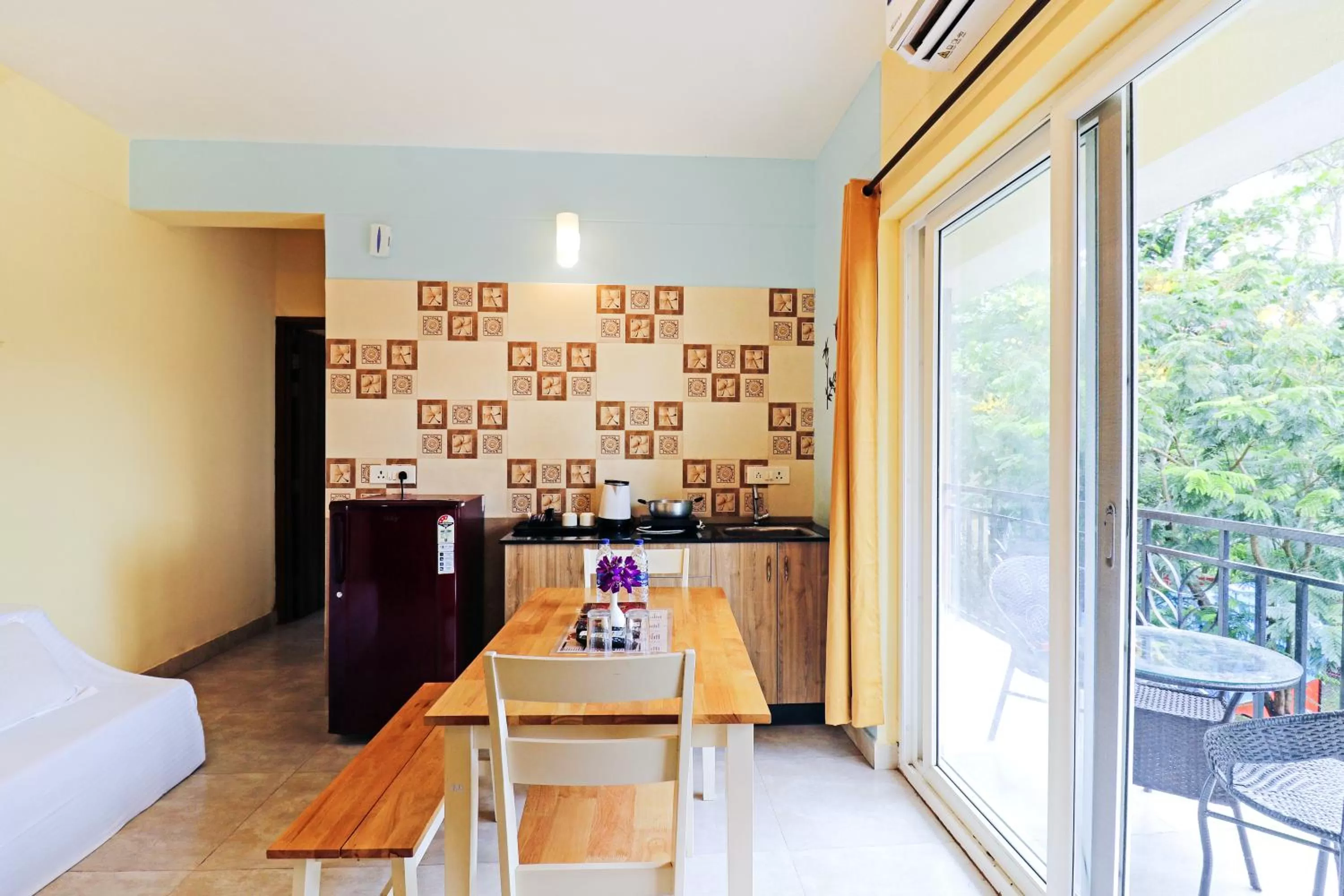 Dining area in Mariners Bay Suites