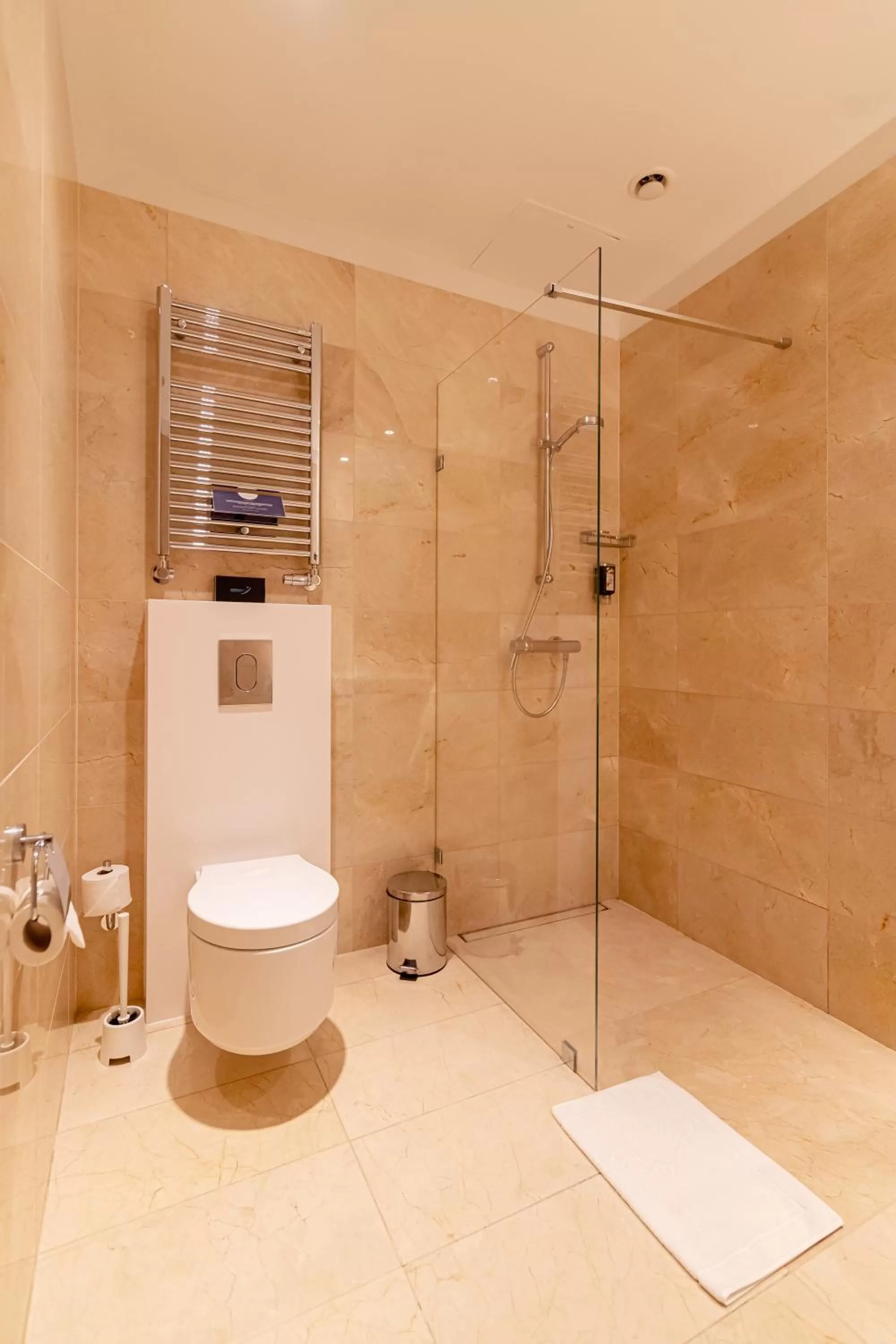 Bathroom in Copernicus Toruń Hotel