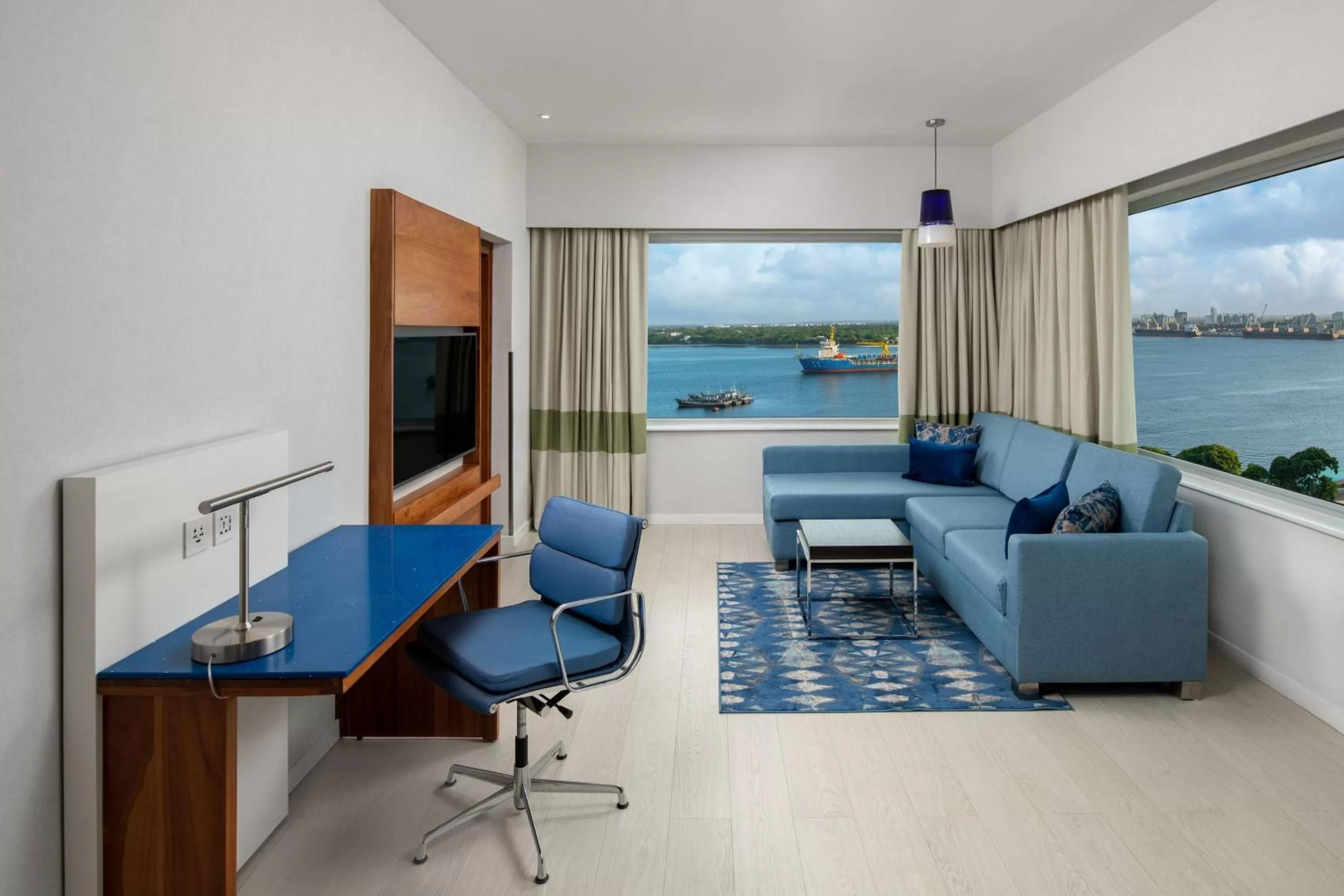 Living room in Four Points by Sheraton Dar es Salaam New Africa