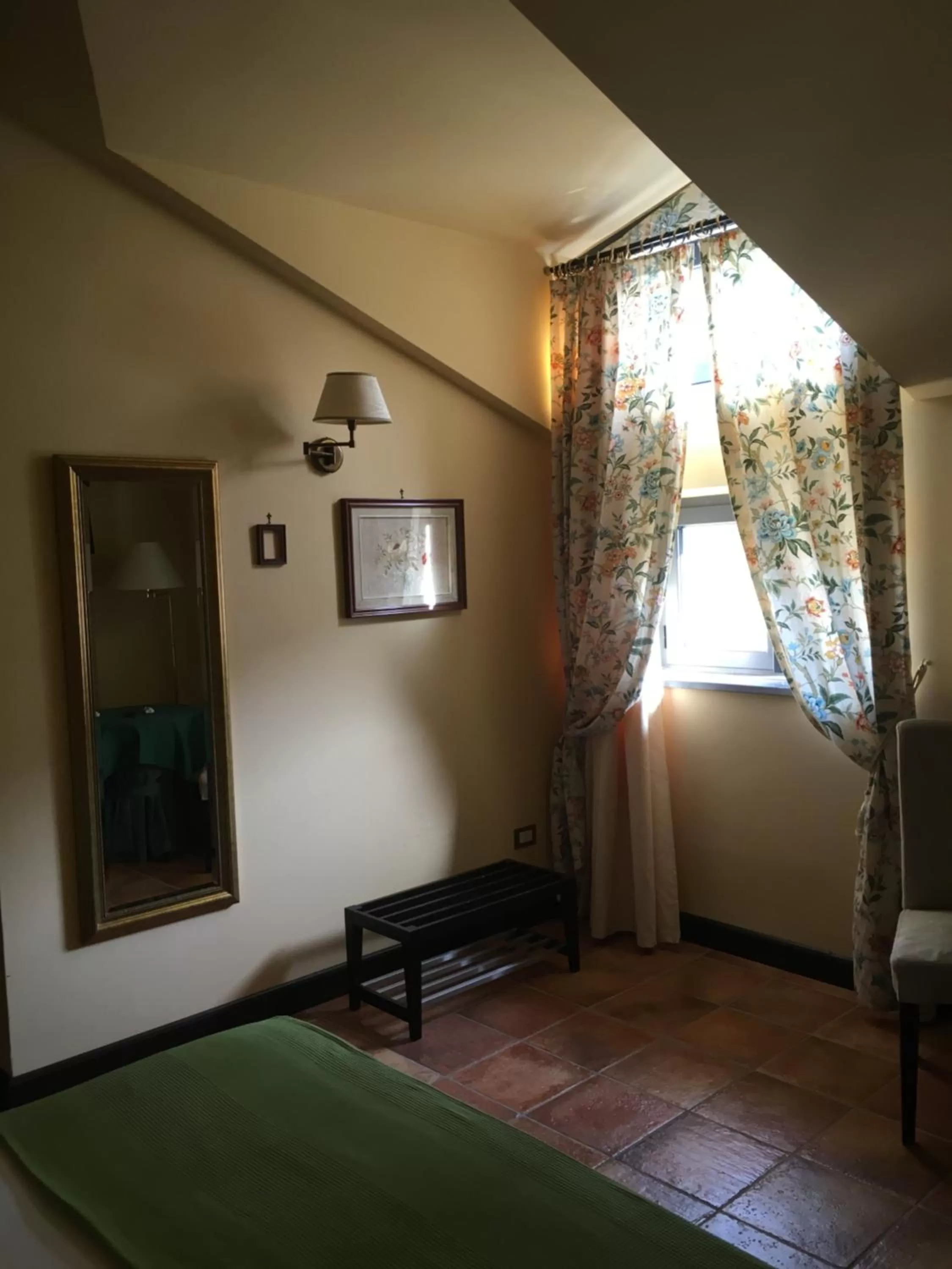 Decorative detail, Bed in B&B MontAlbano