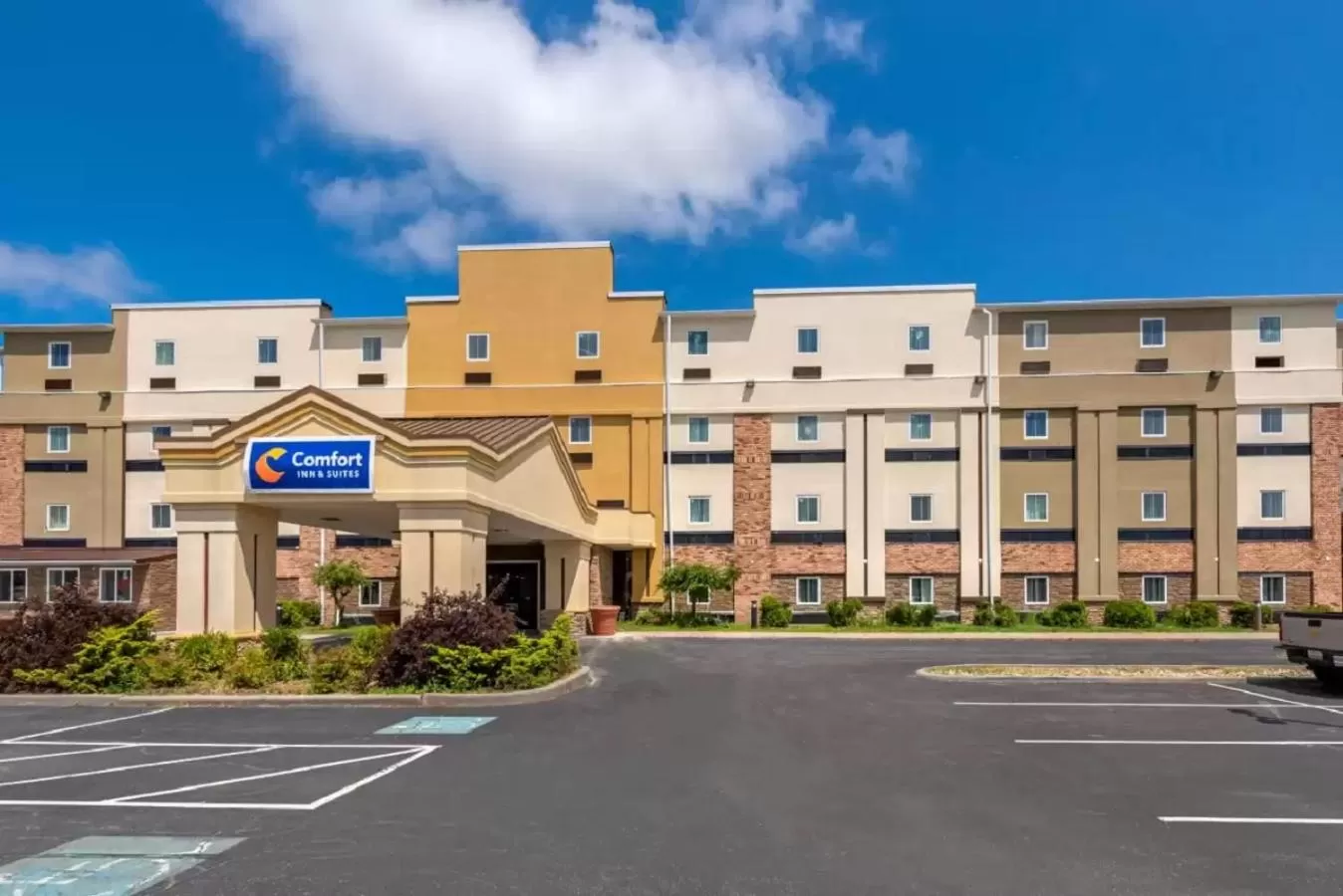 Property building in Comfort Inn & Suites