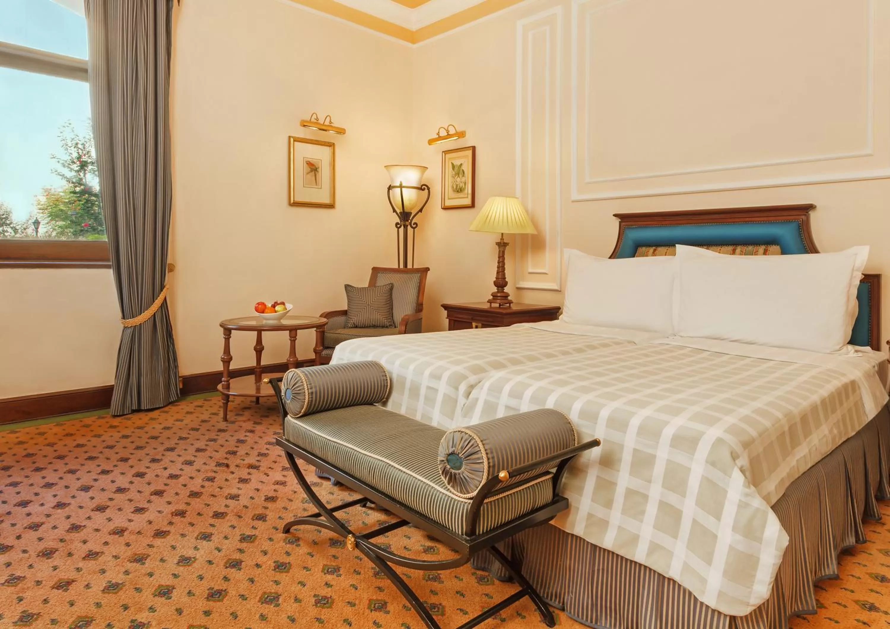 Bedroom in The Oberoi Grand Kolkata