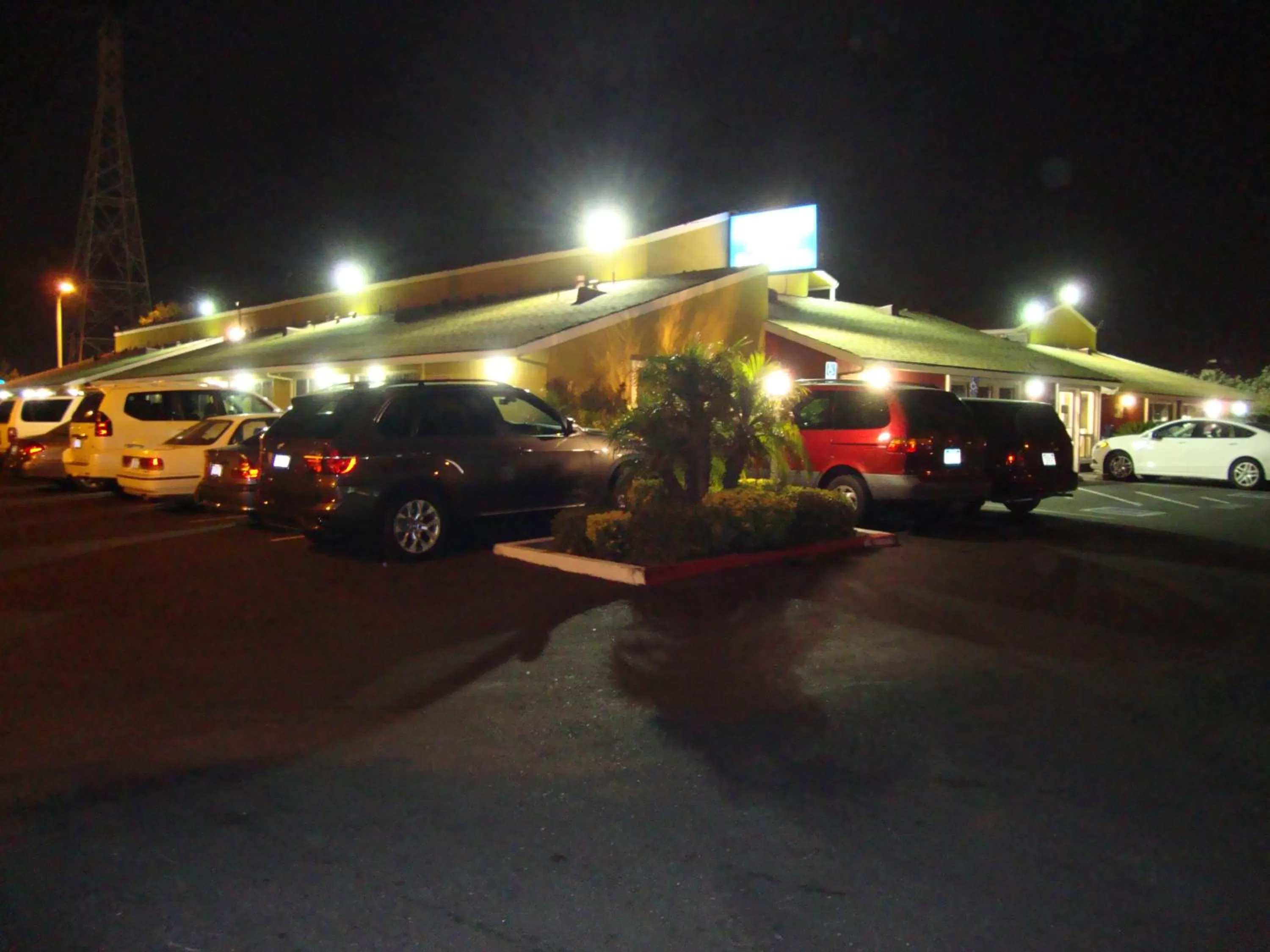 Property building in Oasis Inn Sacramento- Elk Grove