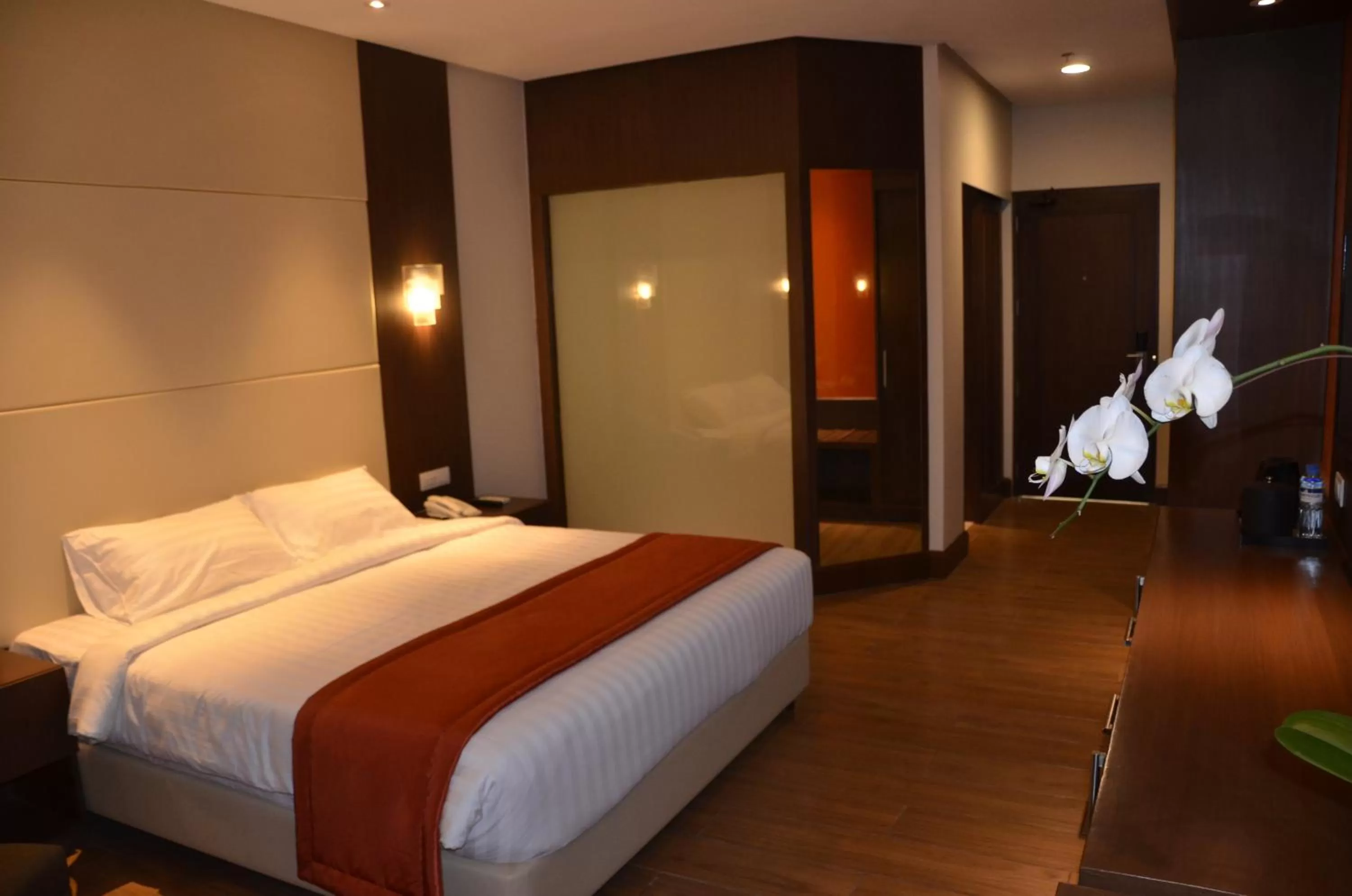 Bedroom, Bed in Hotel Monticello Tagaytay